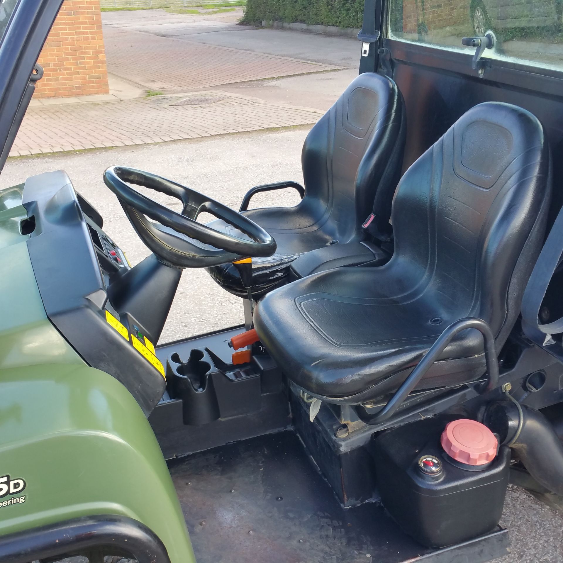 John Deere Gator XUV855D. Year 2013. Road registered 13 plate. Hours 2550. - Bild 2 aus 6