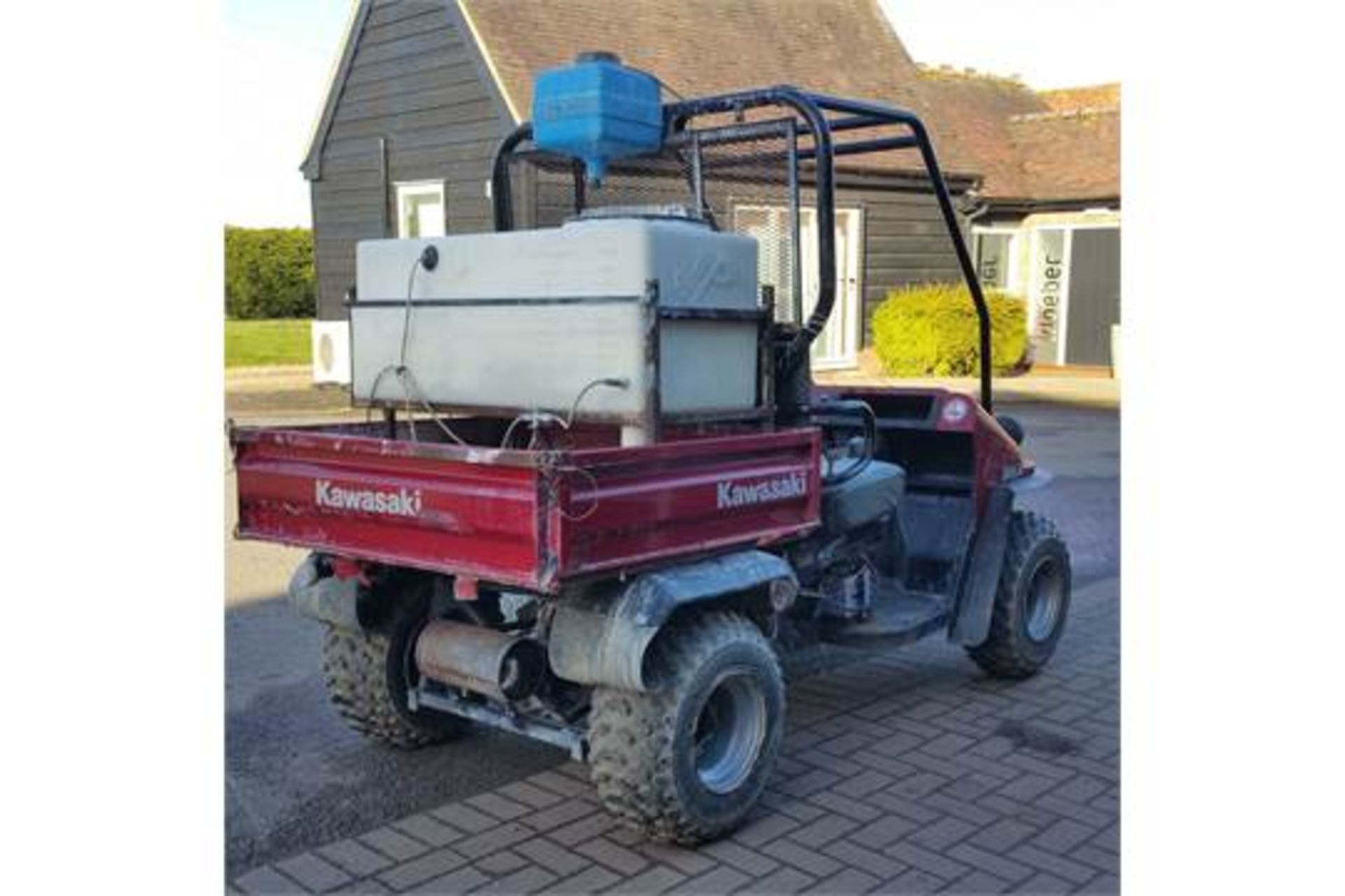 Kawasaki Mule 550 Petrol single cylinder Hours 586 from new Only used for line marking White line - Image 5 of 6