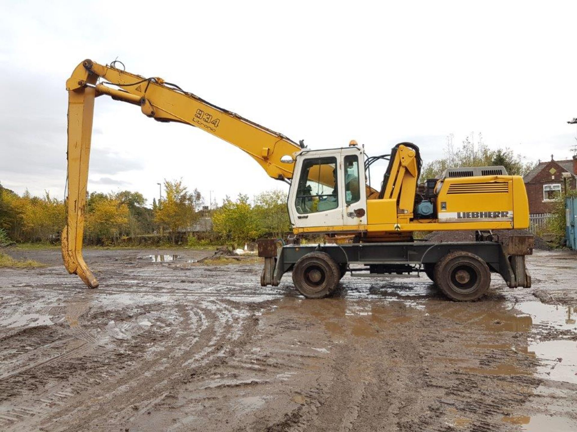 Liebherr 934 Scrap Handler