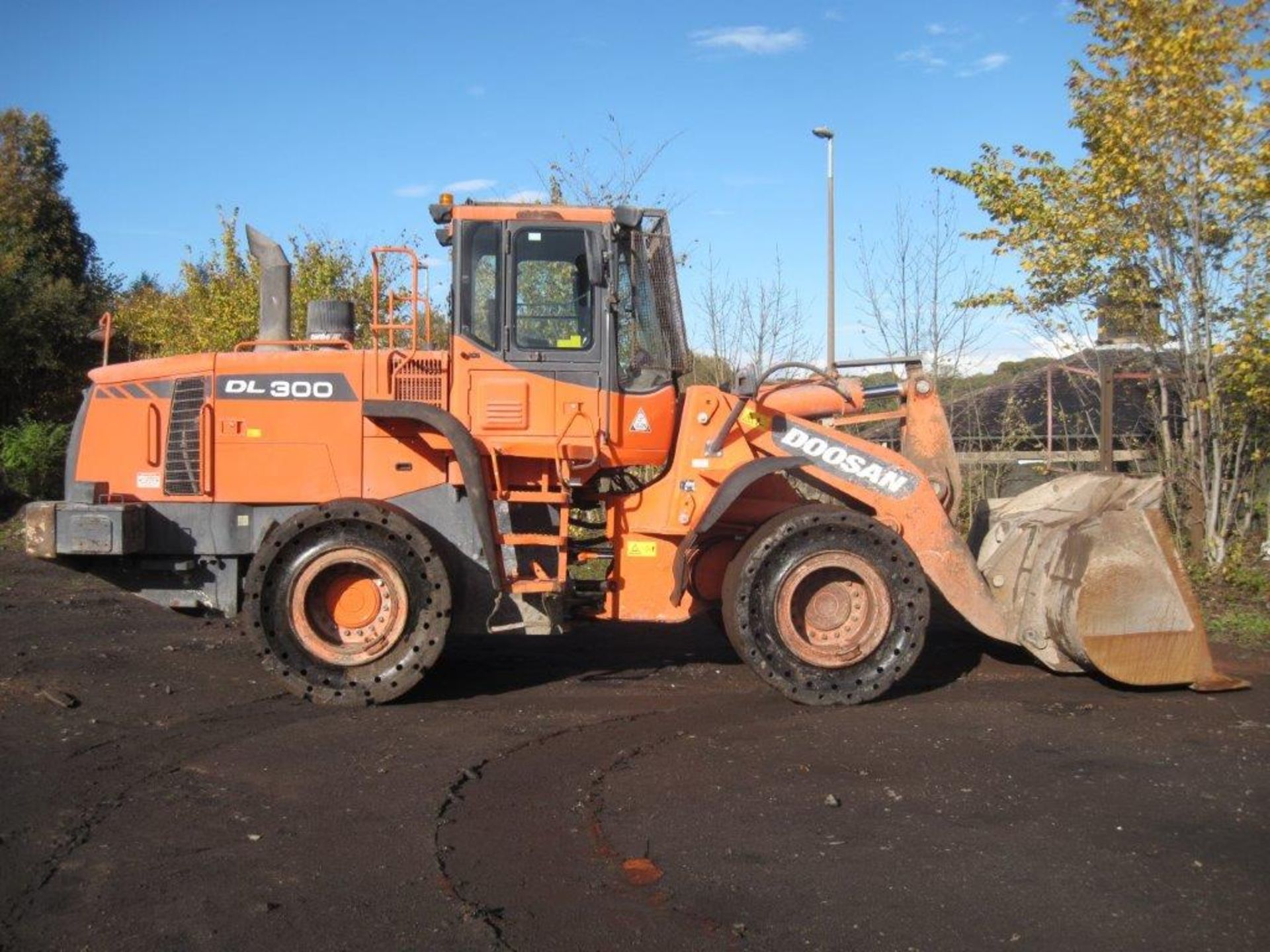 Doosan DL300 Loading Shovel - Image 5 of 6