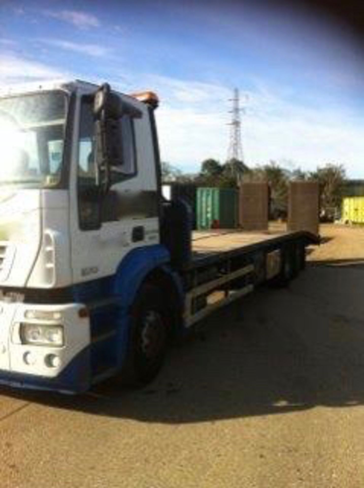 26 TONNE BEAVERTAIL TRUCK. 2005 - Image 3 of 4