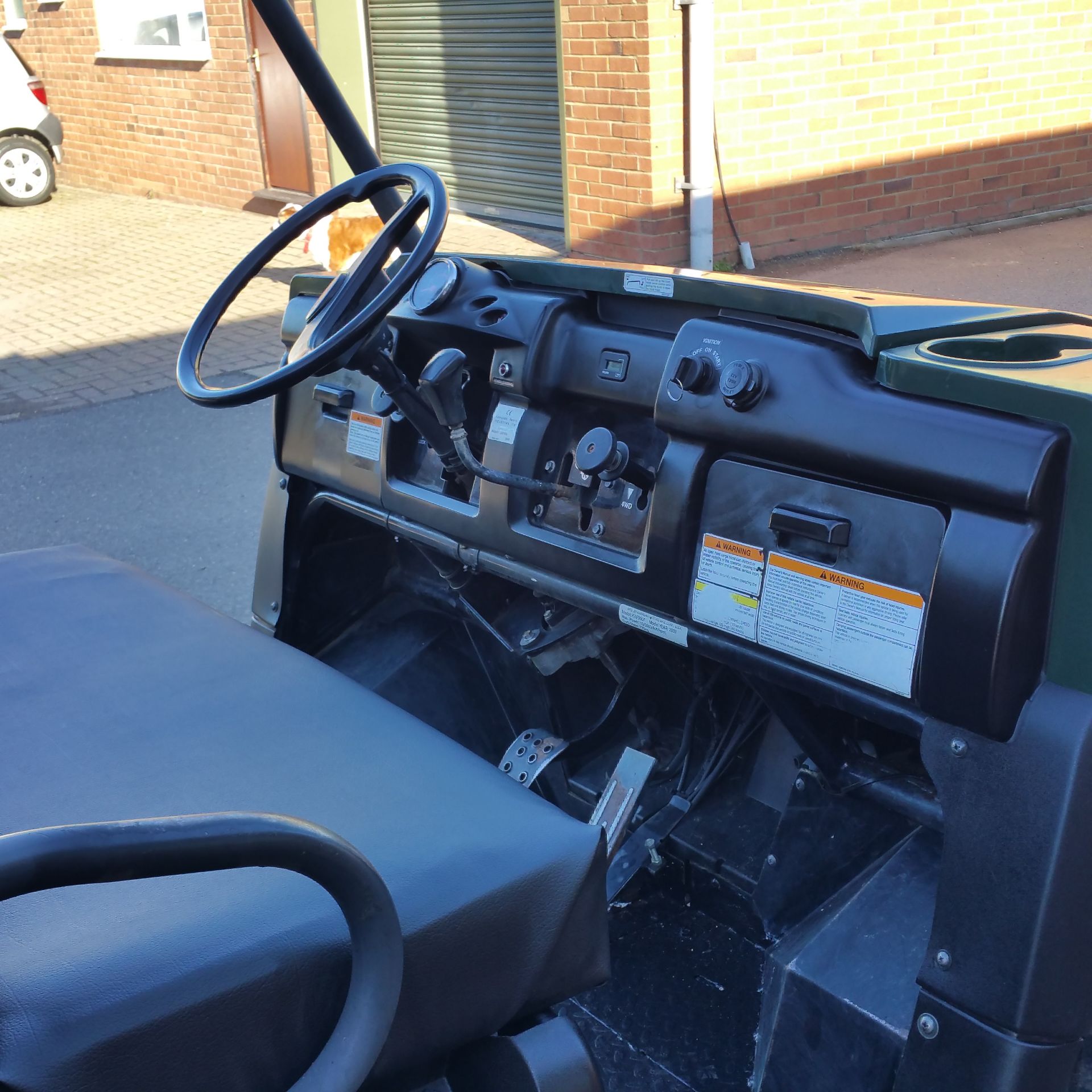 Kawasaki Mule 4010. Year 2009. Hours 1880. Electric tipping body. - Image 4 of 6