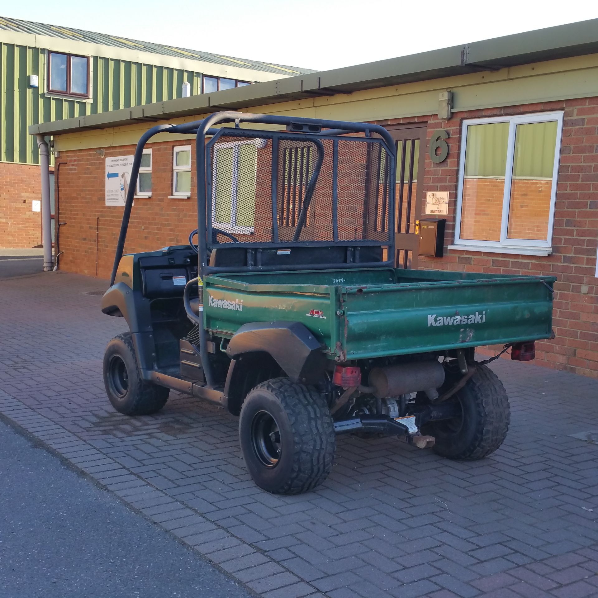 Kawasaki Mule 4010. Year 2009. Hours 1880. Electric tipping body. - Image 2 of 6