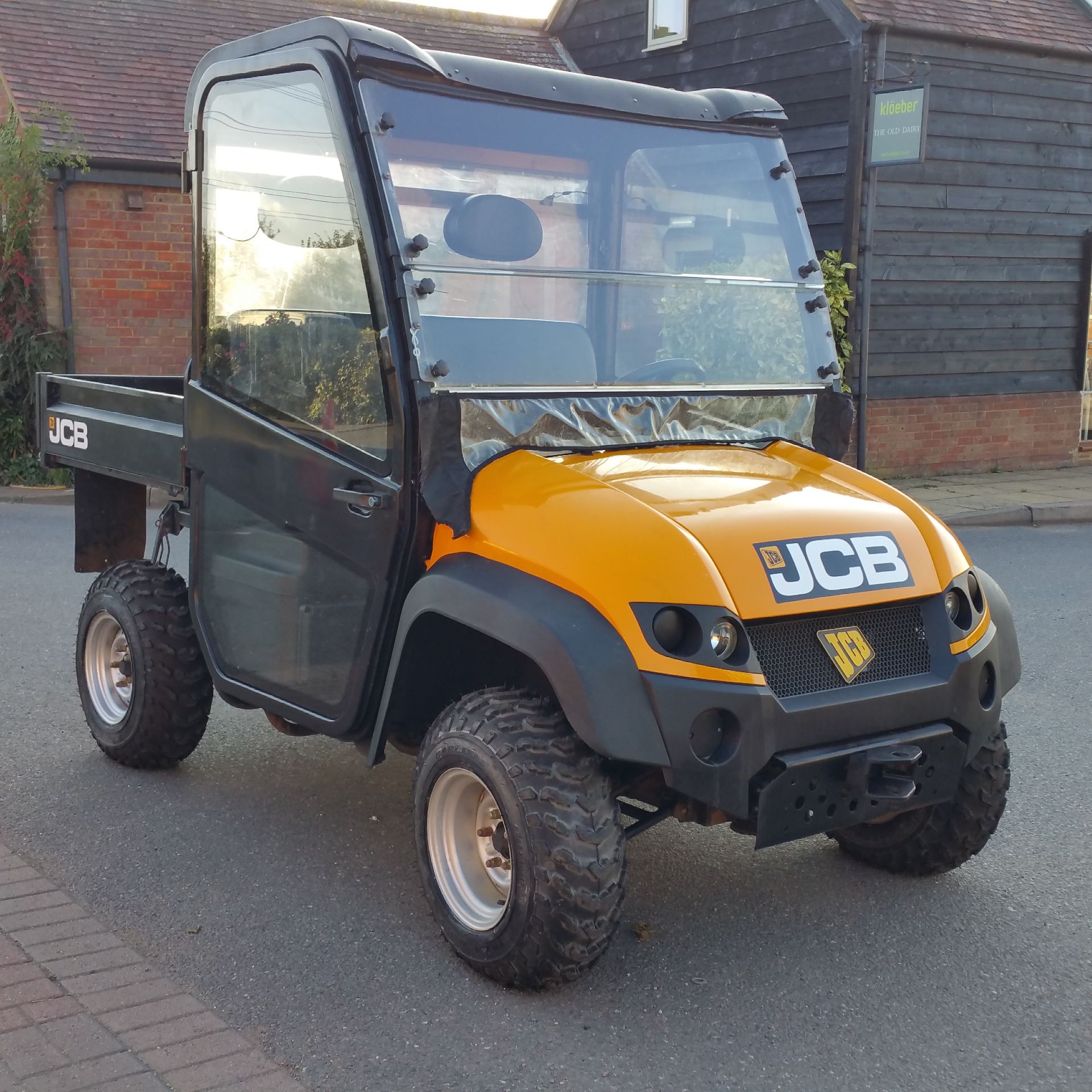 Jcb Workmax. Year 2012. Hours 694. 2 or 4 wheel drive. Diff lock. Delivery can be arranged.