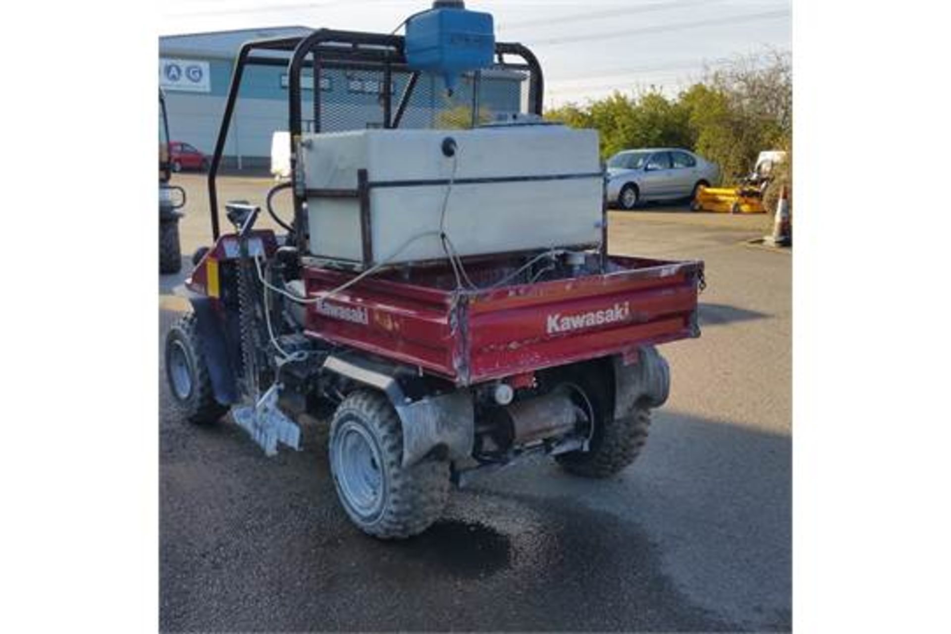 Kawasaki Mule 550 Petrol single cylinder Hours 586 from new Only used for line marking White line - Image 4 of 6