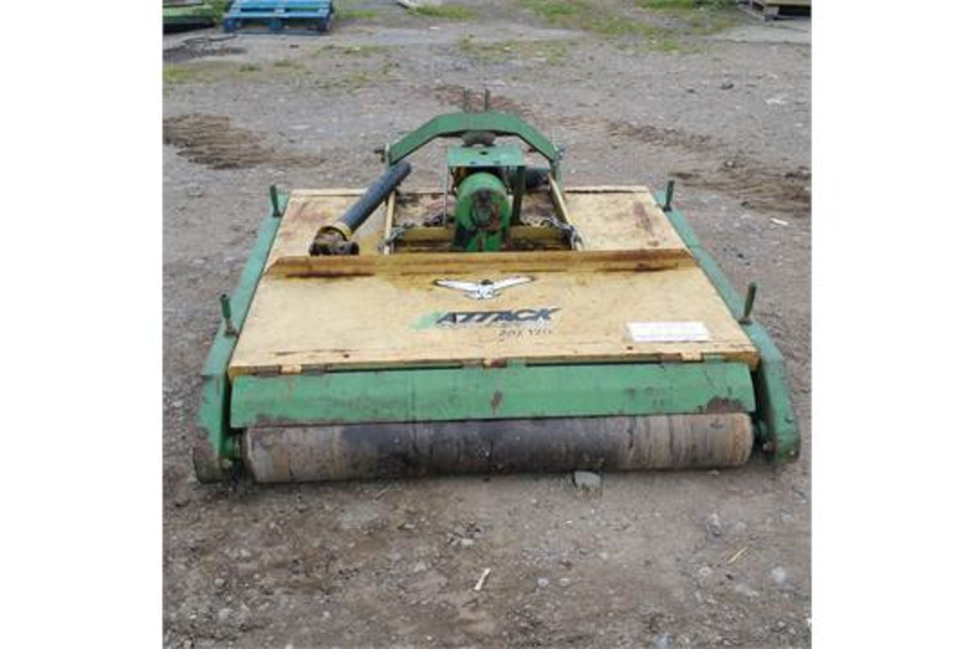 Roller Mower 4' wide cutting width Front and rear rollers Complete with pto shaft. Delivery arranged - Image 3 of 4