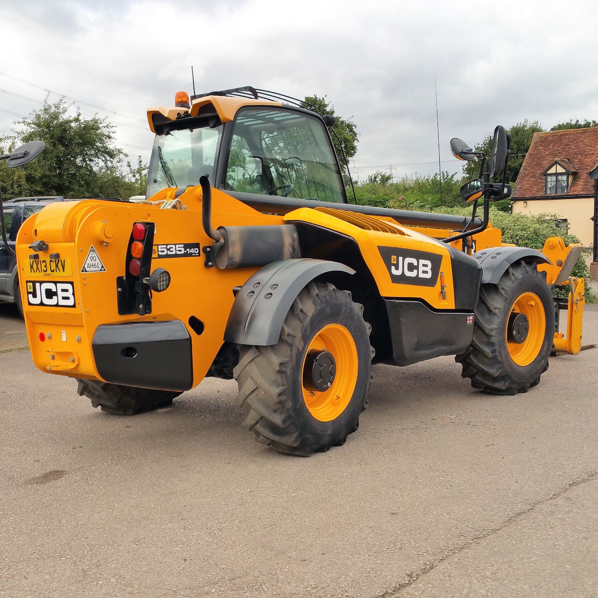 JCB 535-140 telehandler Hi Viz Year of manufacture 2013 Hours 3000 One company owner Turbo 81kw Sway - Image 6 of 7