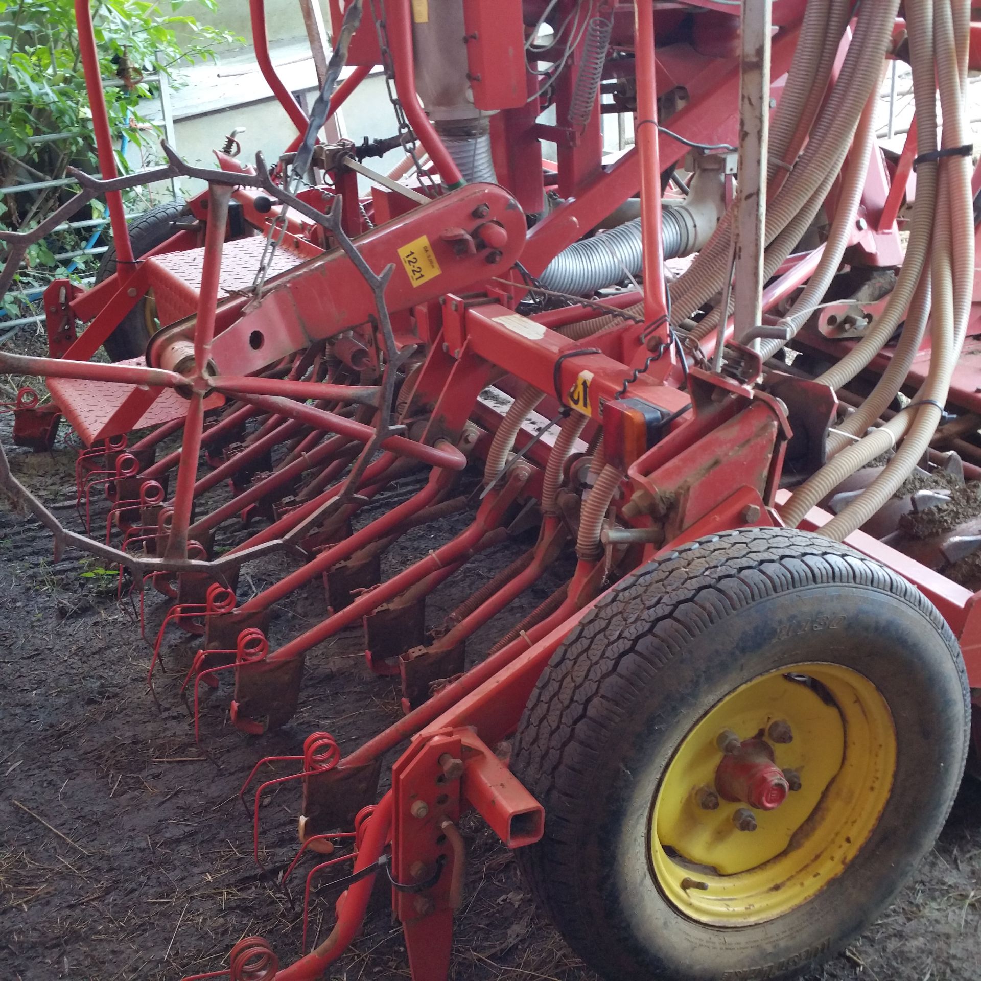 Lely Combi Pneumatic Drill Width 3 metre Power harrow Packer roller with scrapers - Image 2 of 6