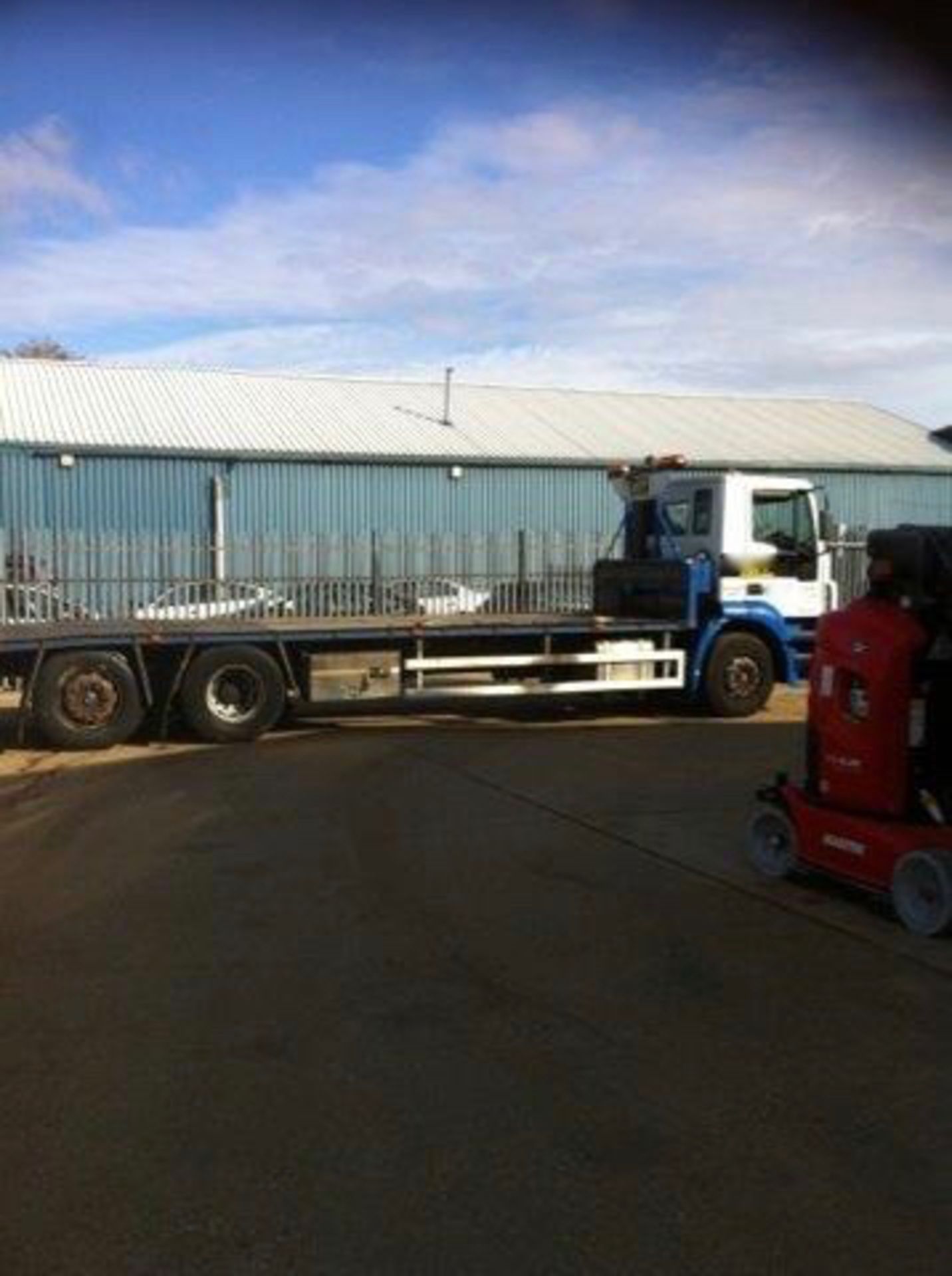 26 TONNE BEAVERTAIL TRUCK. 2005