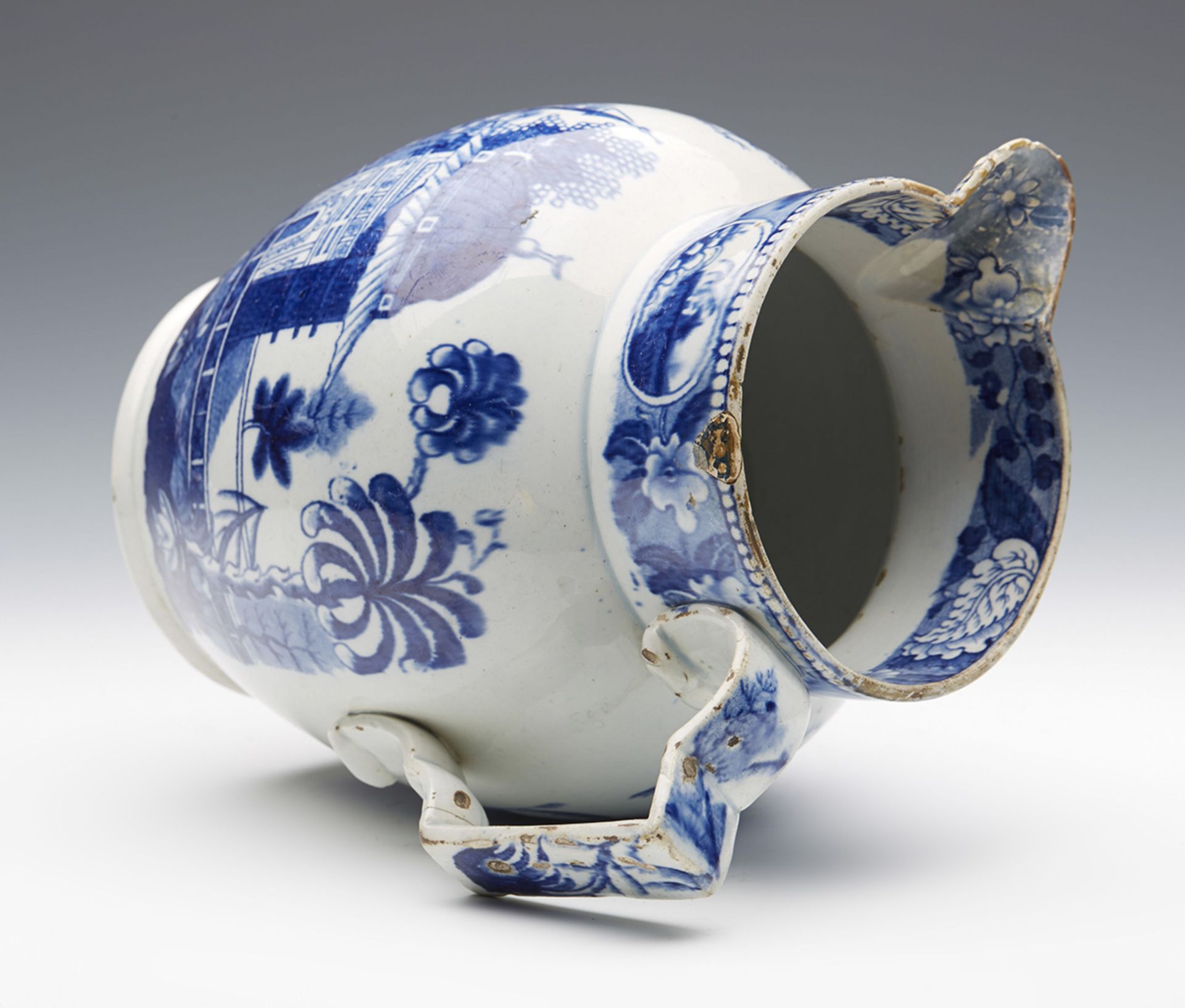 ANTIQUE ENGLISH PEARLWARE BLUE & WHITE CHINOISERIE HANDLED JUG LATE 18TH C. - Image 7 of 8