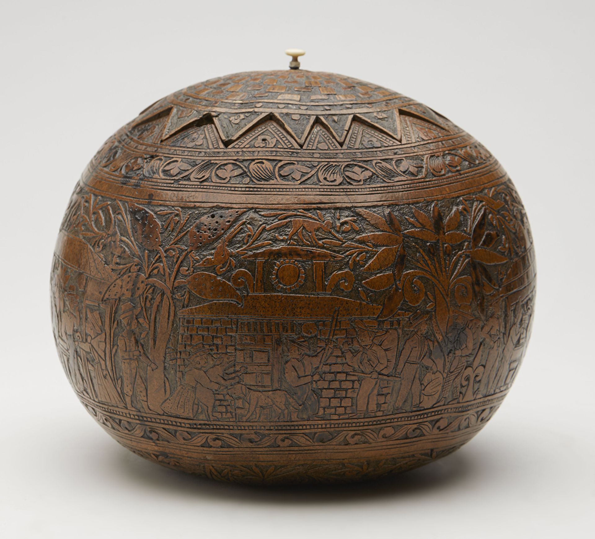 MUSEUM QUALITY HAND CARVED GOURD CONTAINER C.1800