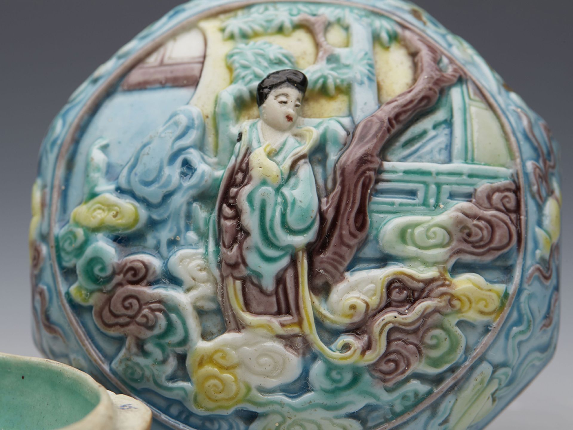 Antique Chinese Qianlong Figural Moulded Lidded Incense Box 18Th C. - Image 6 of 8