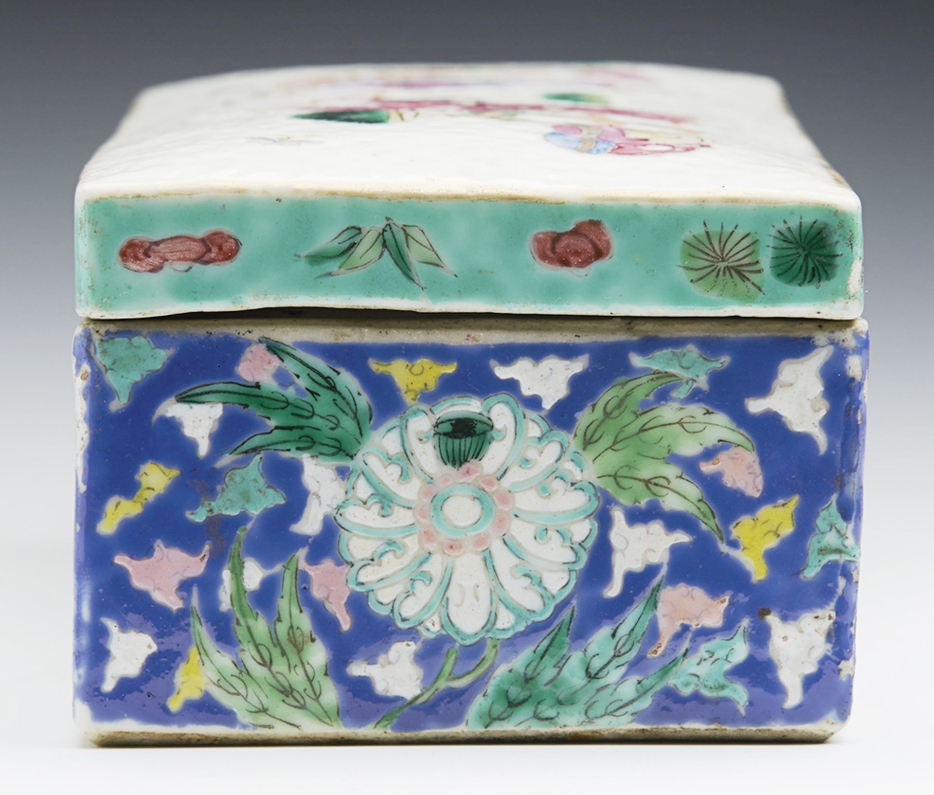 Antique Chinese Daoguang Famille Rose Figural Bathroom Box C.1830 - Image 12 of 18