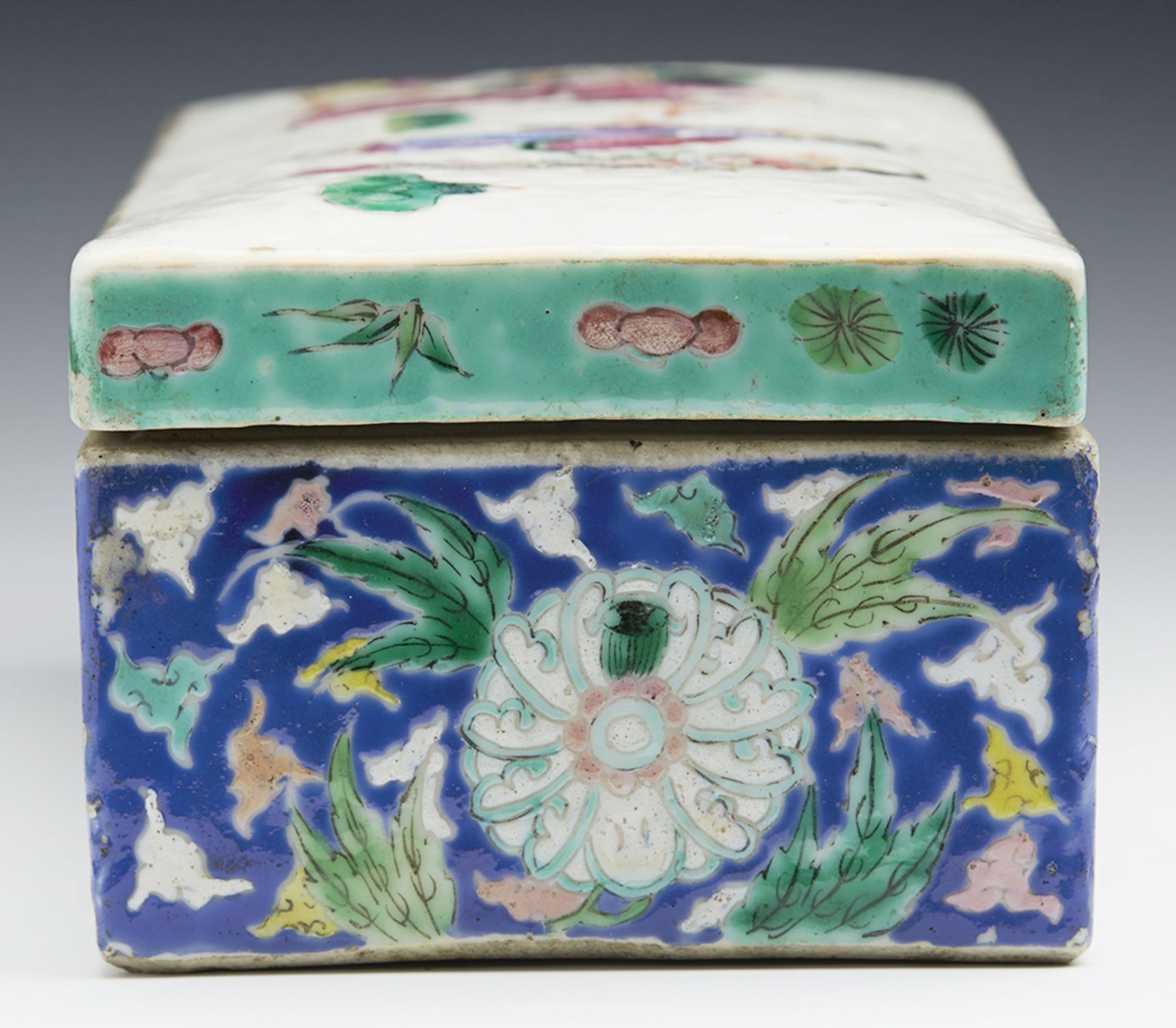 Antique Chinese Daoguang Famille Rose Figural Bathroom Box C.1830 - Image 4 of 18