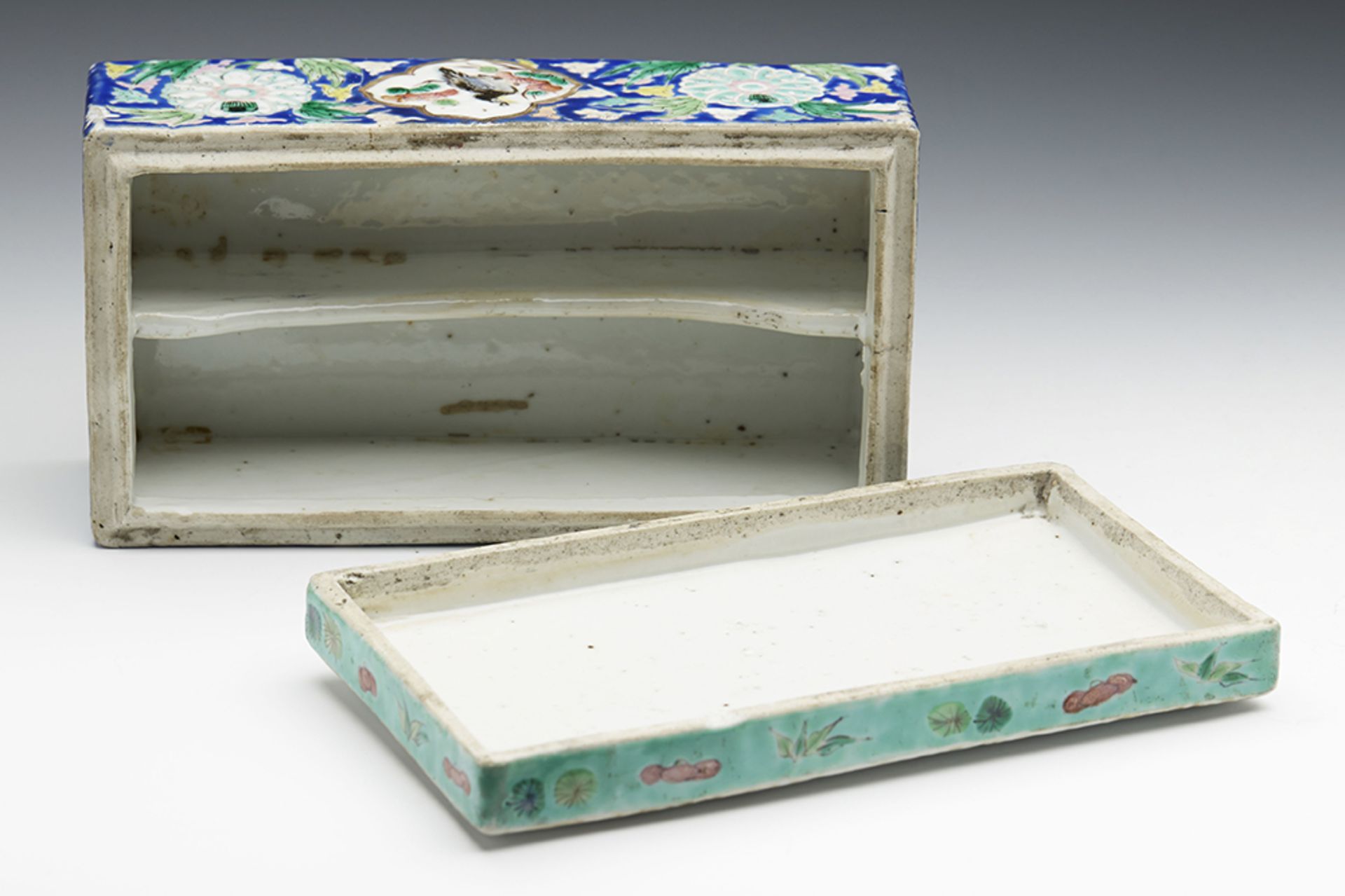Antique Chinese Daoguang Famille Rose Figural Bathroom Box C.1830 - Image 8 of 18