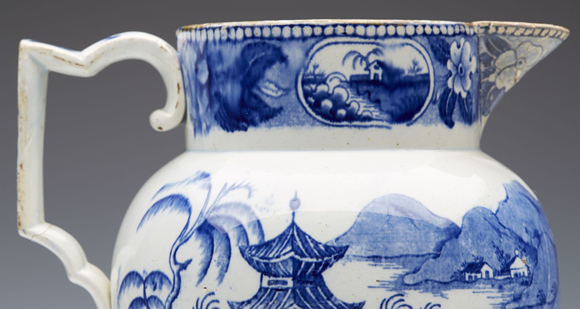 ANTIQUE ENGLISH PEARLWARE BLUE & WHITE CHINOISERIE HANDLED JUG LATE 18TH C. - Image 2 of 8