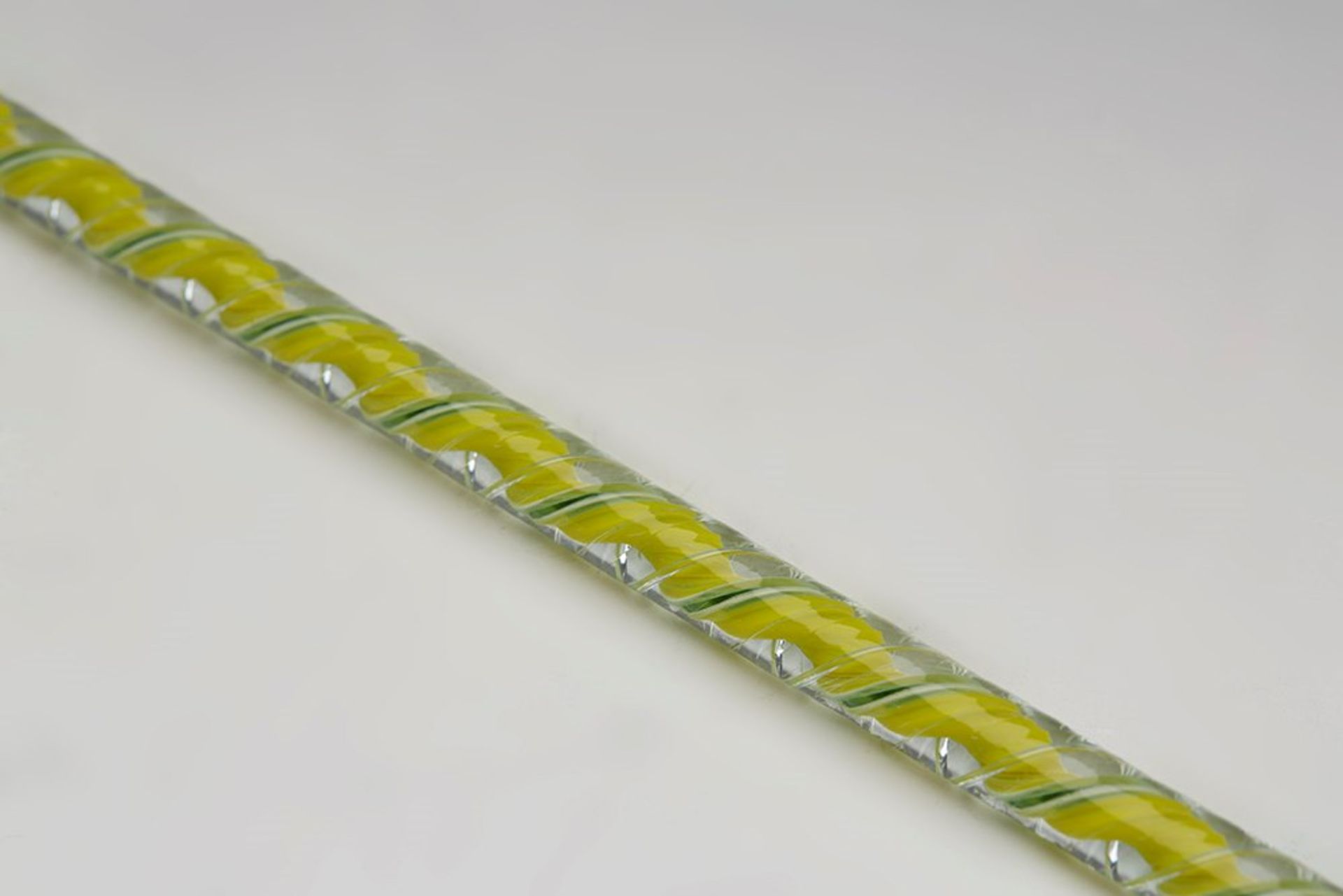 FINE ANTIQUE GLASS BATON WITH RIBBON TWIST DESIGN 19/20TH C. - Image 4 of 6