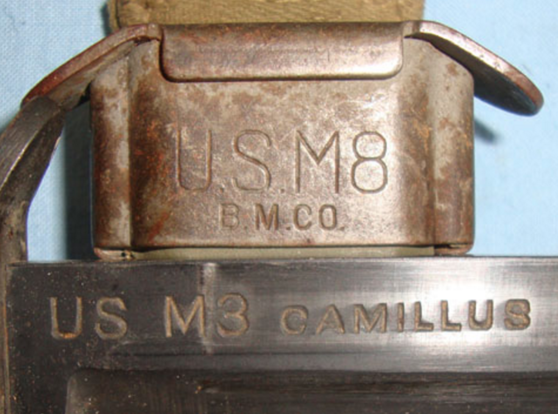 MINT, UN-ISSUED WW2 US Blade Marked M3 Fighting Knife By Camillus & 1st Pattern M8 Scabbard - Image 3 of 3