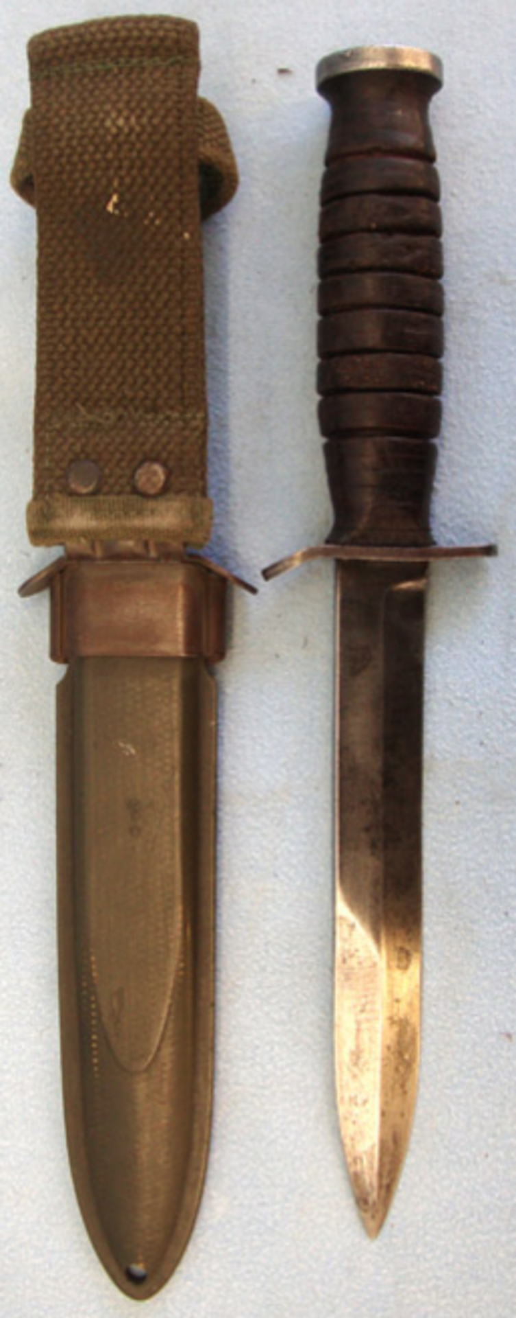 WW2 U.S. Marines, Early M3 Figthing Knife By Utica In Early M8 Scabbard - Image 3 of 3