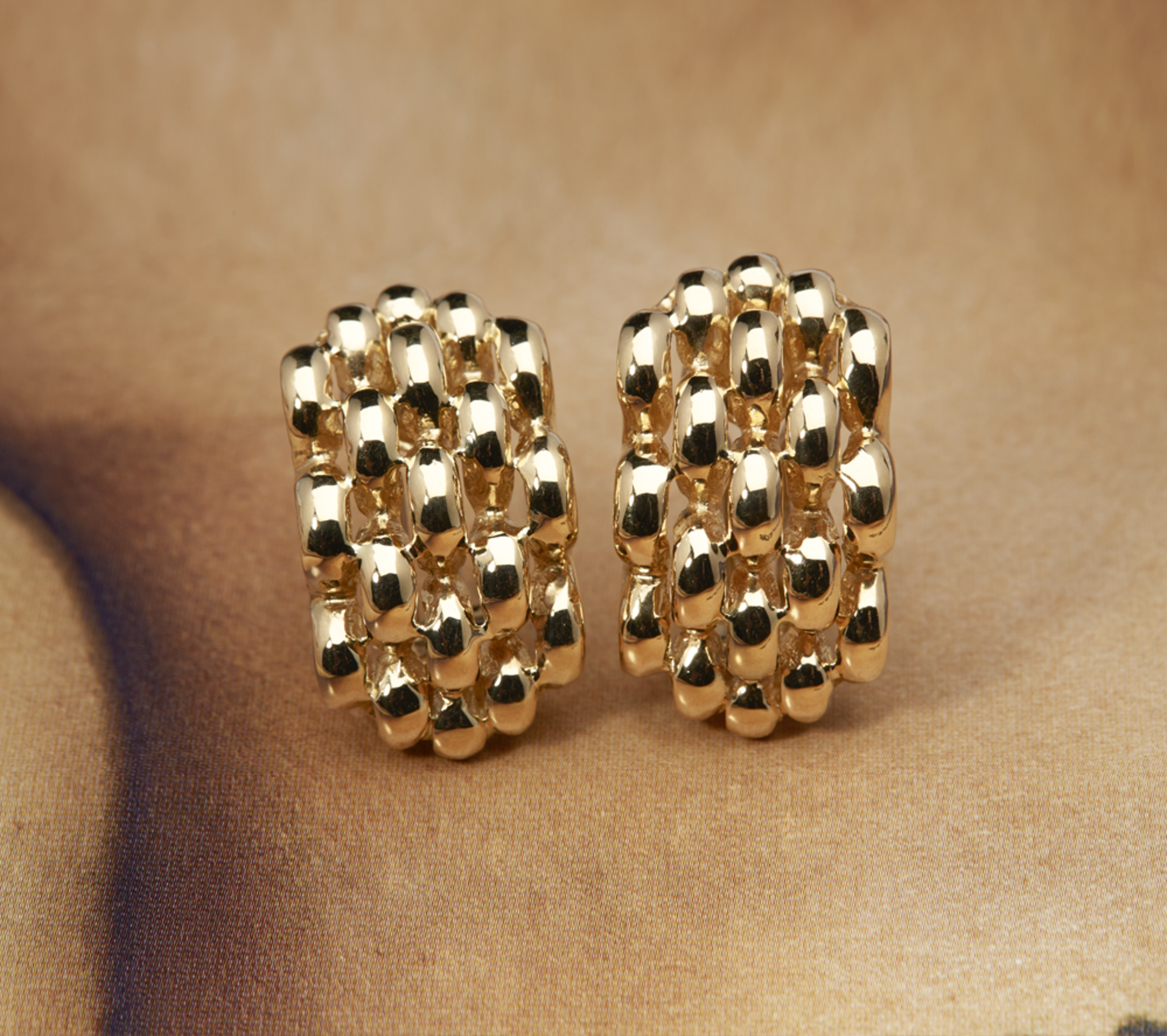 David Morris, 18k Yellow Gold Honeycomb Clip Earrings