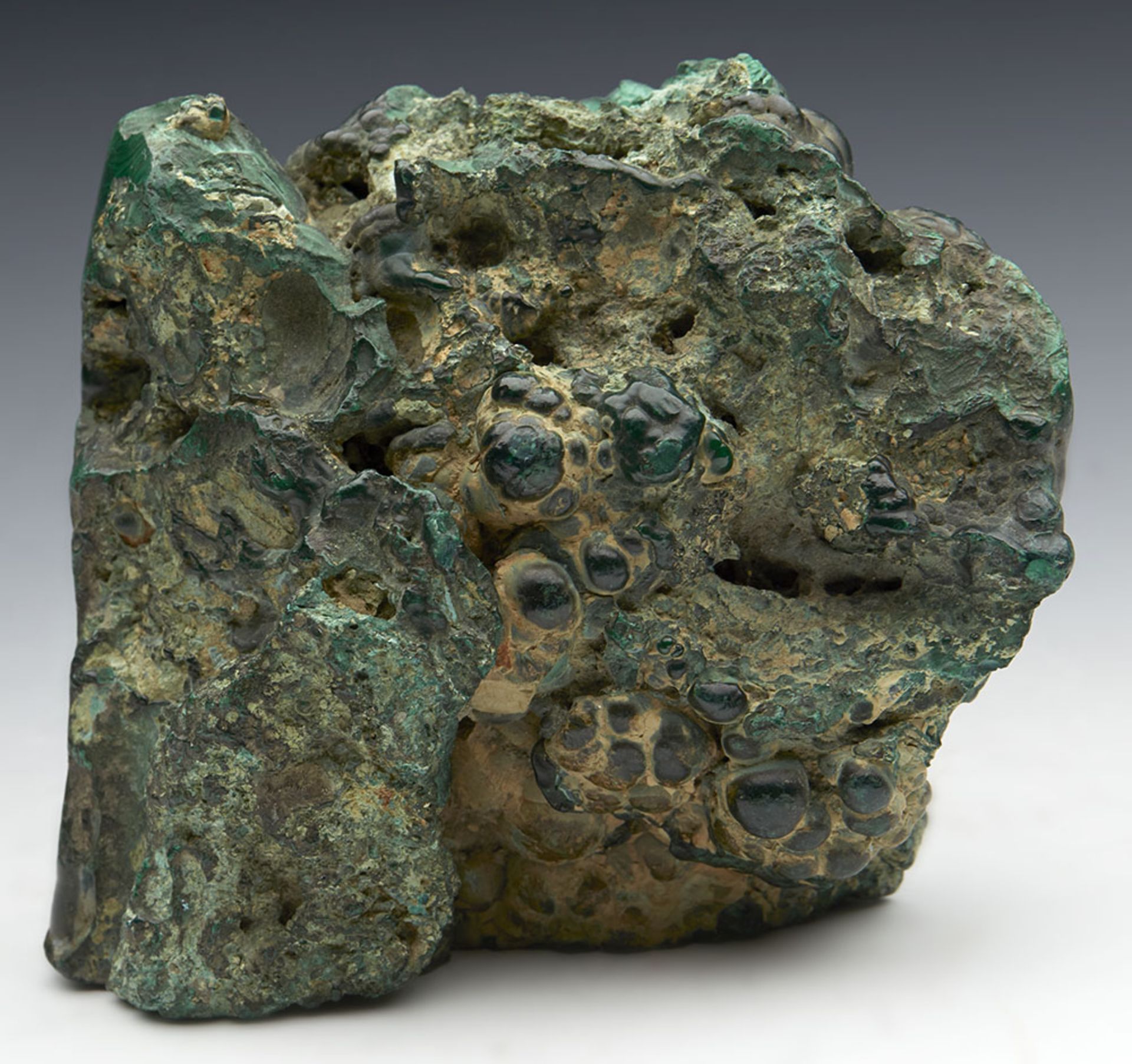 FOREST GREEN FIBROUS MALACHITE ROCK WITH POLISHED SIDES - Image 10 of 10