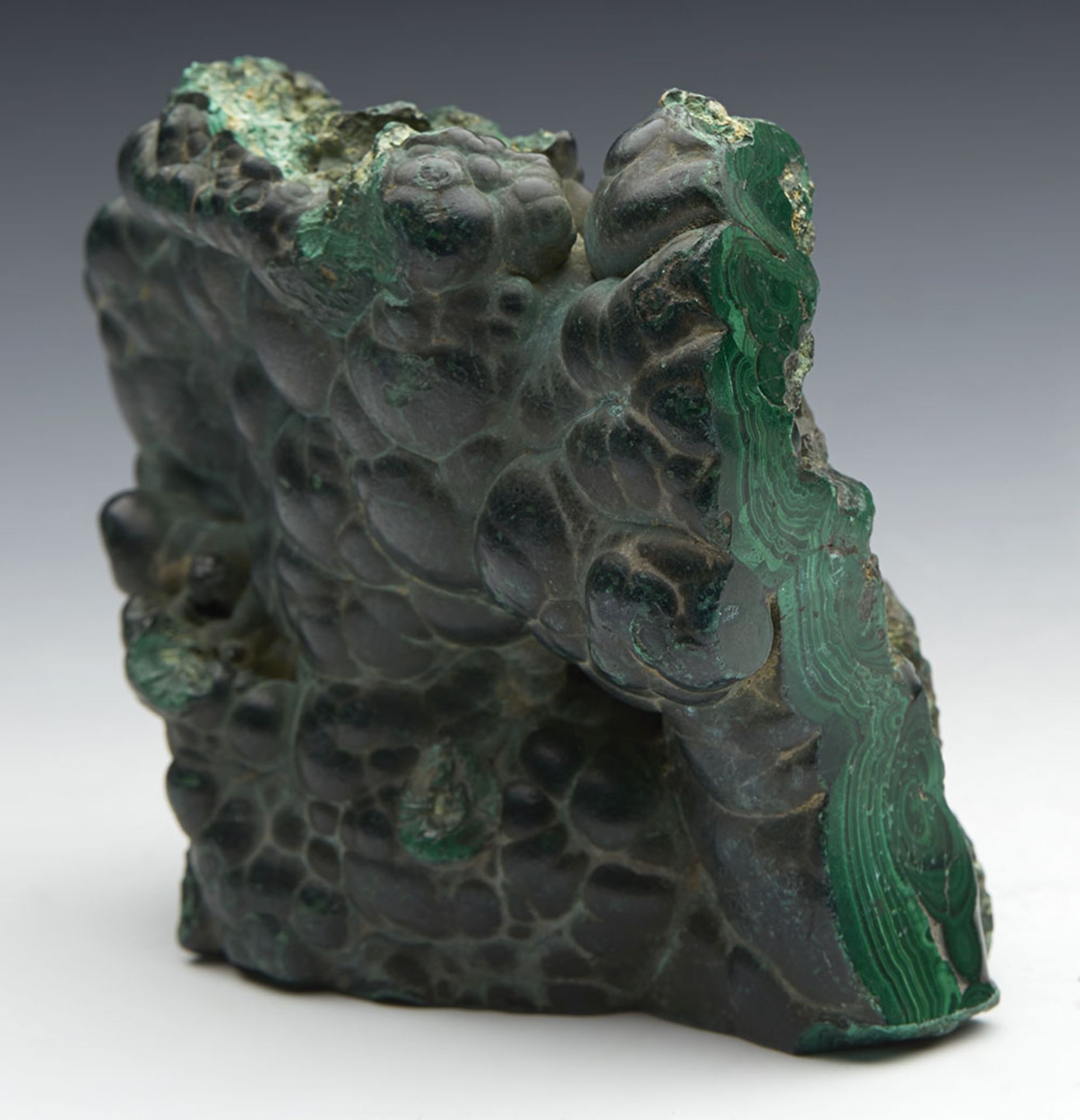 FOREST GREEN FIBROUS MALACHITE ROCK WITH POLISHED SIDES - Image 8 of 10