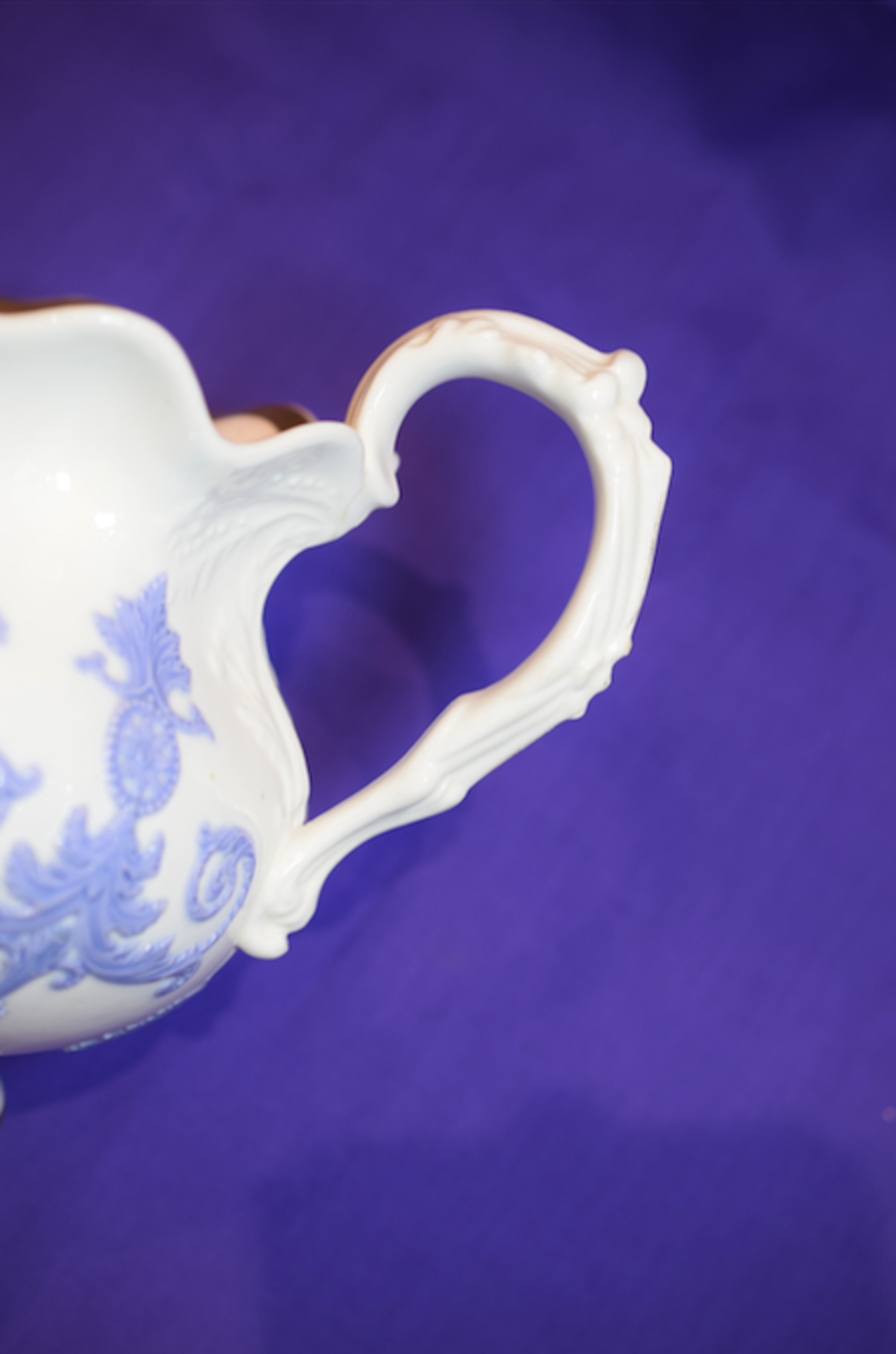 Late19th Century Sprigg Jug With 22ct Gold Banding - Image 4 of 5