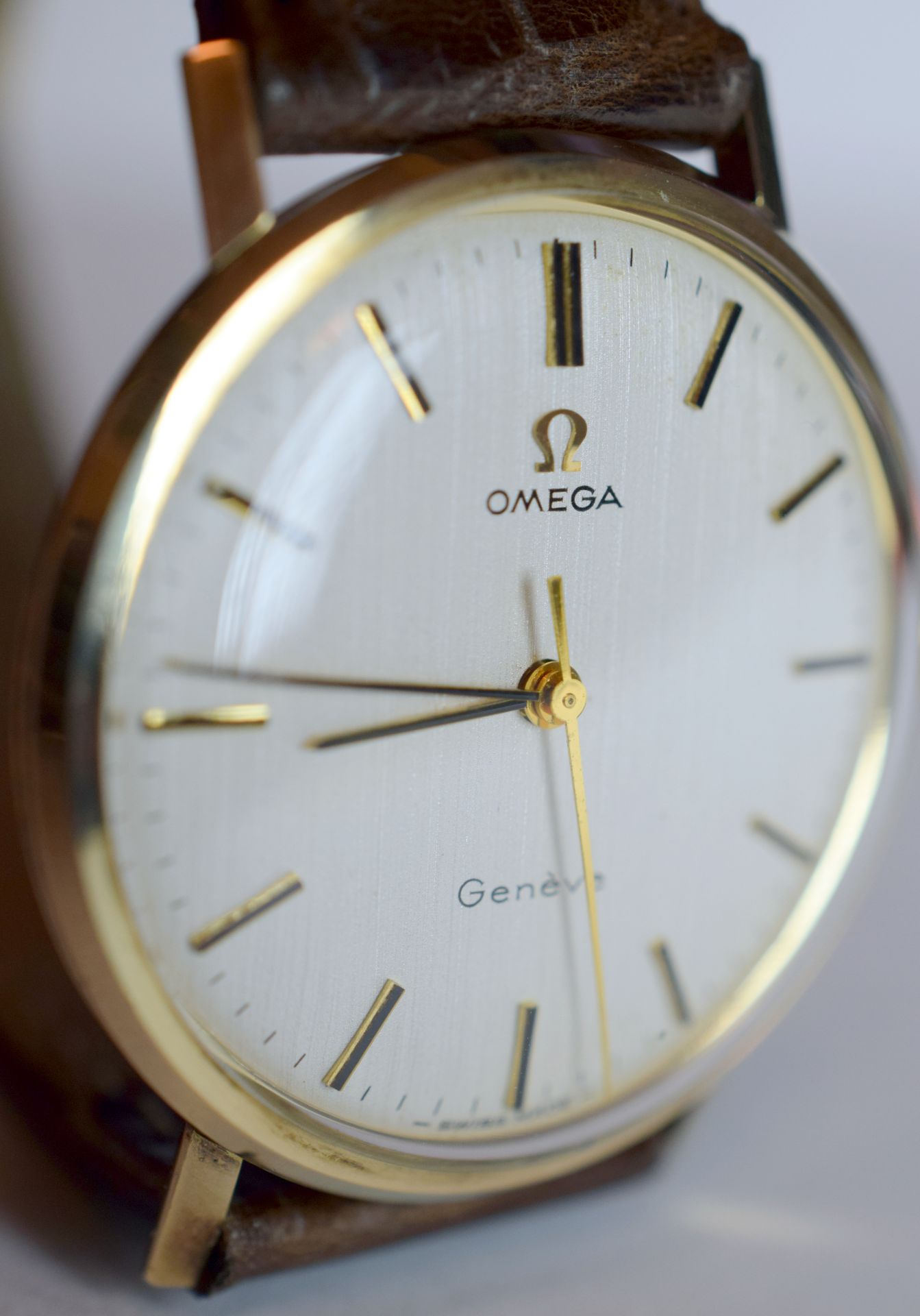 Omega Geneve Gentleman's Wristwatch 9ct Gold. NO RESERVE - Image 4 of 9