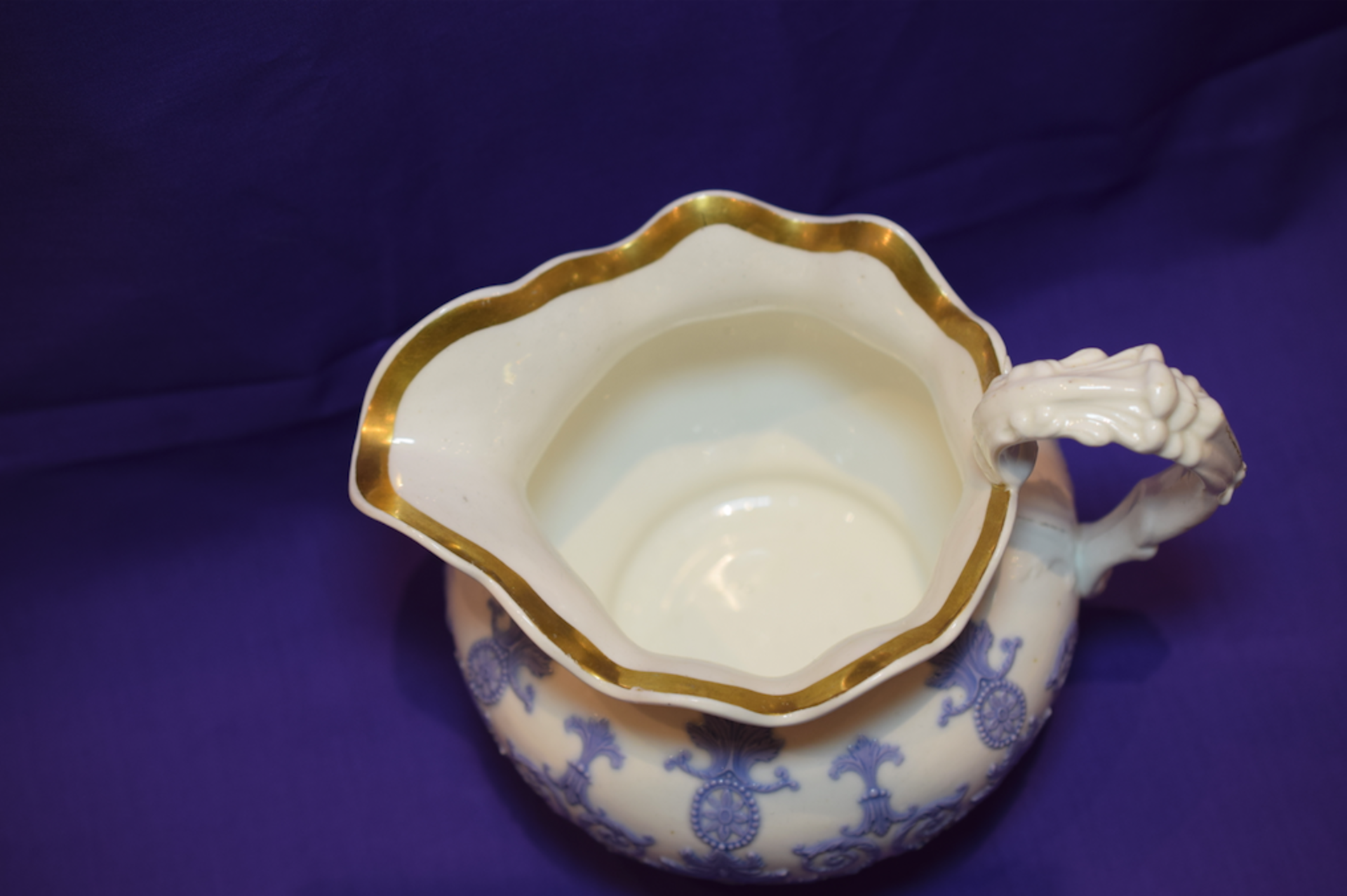Late19th Century Sprigg Jug With 22ct Gold Banding - Image 3 of 5