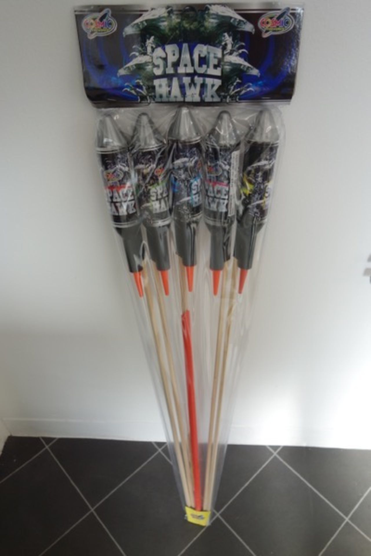 TRADE PALLET LOT: 60 x Packs of 5 Space hawk rockets, High quality loud rockets. 'The best around'