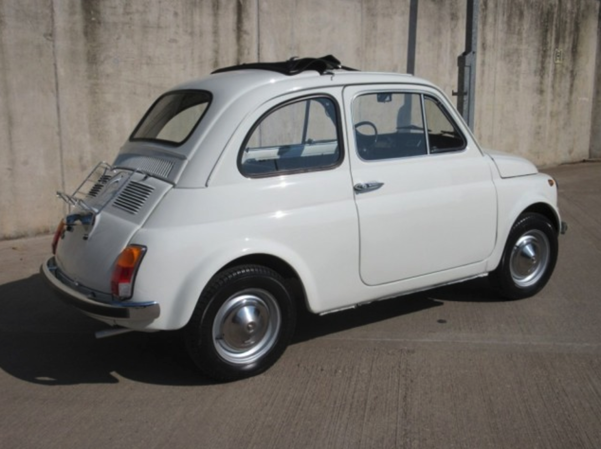 Fiat 500 in White Fully Restored & Detailed - Image 14 of 18