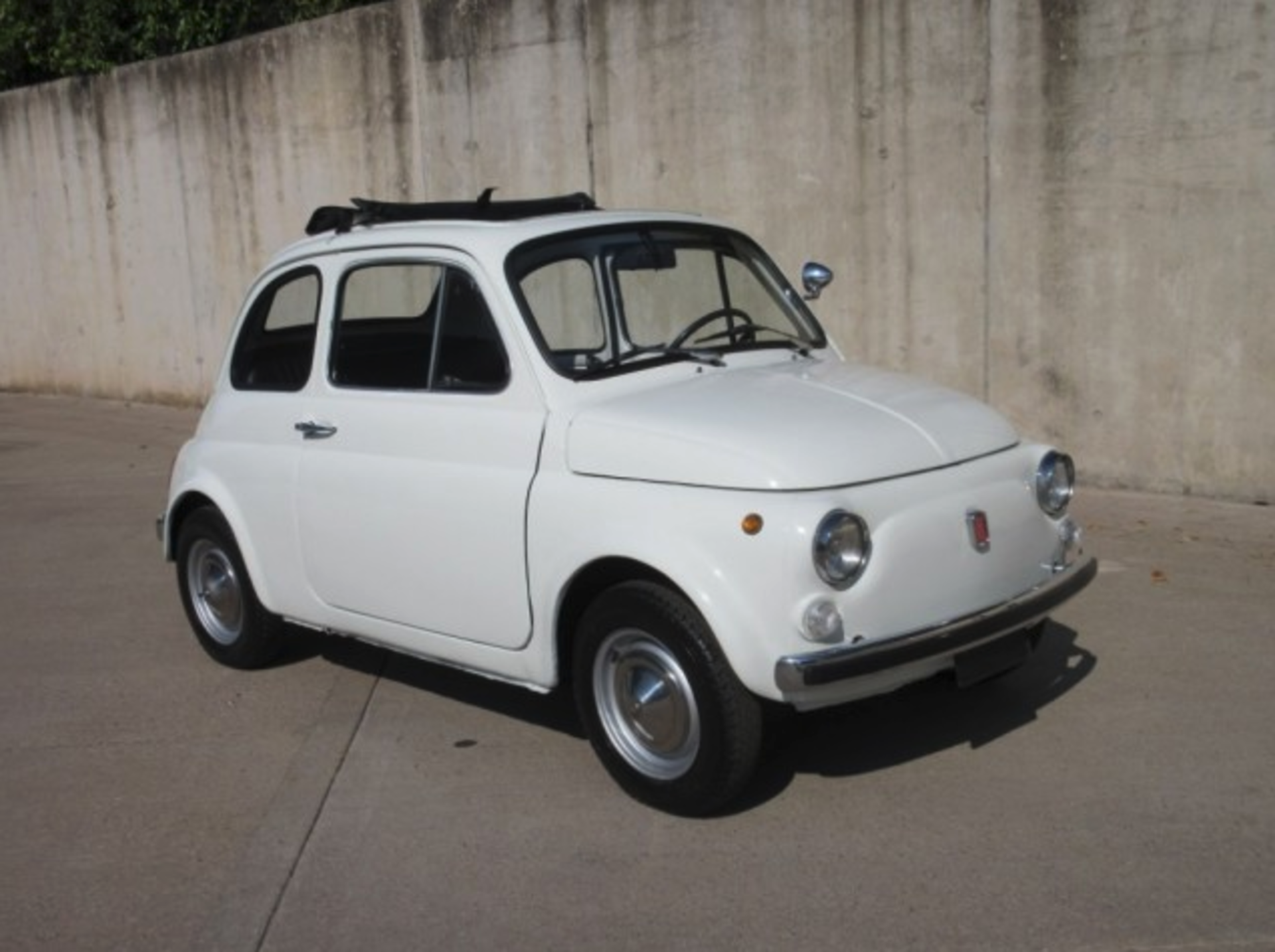 Fiat 500 in White Fully Restored & Detailed