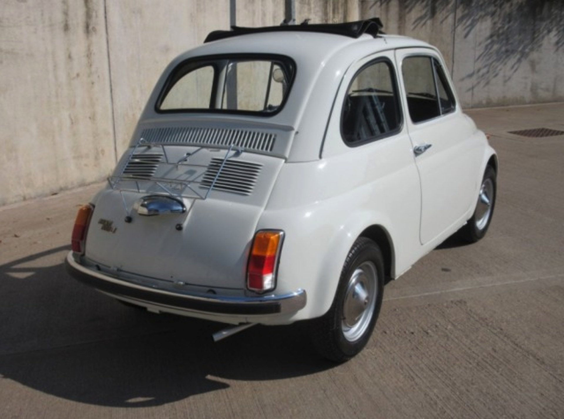 Fiat 500 in White Fully Restored & Detailed - Image 12 of 18