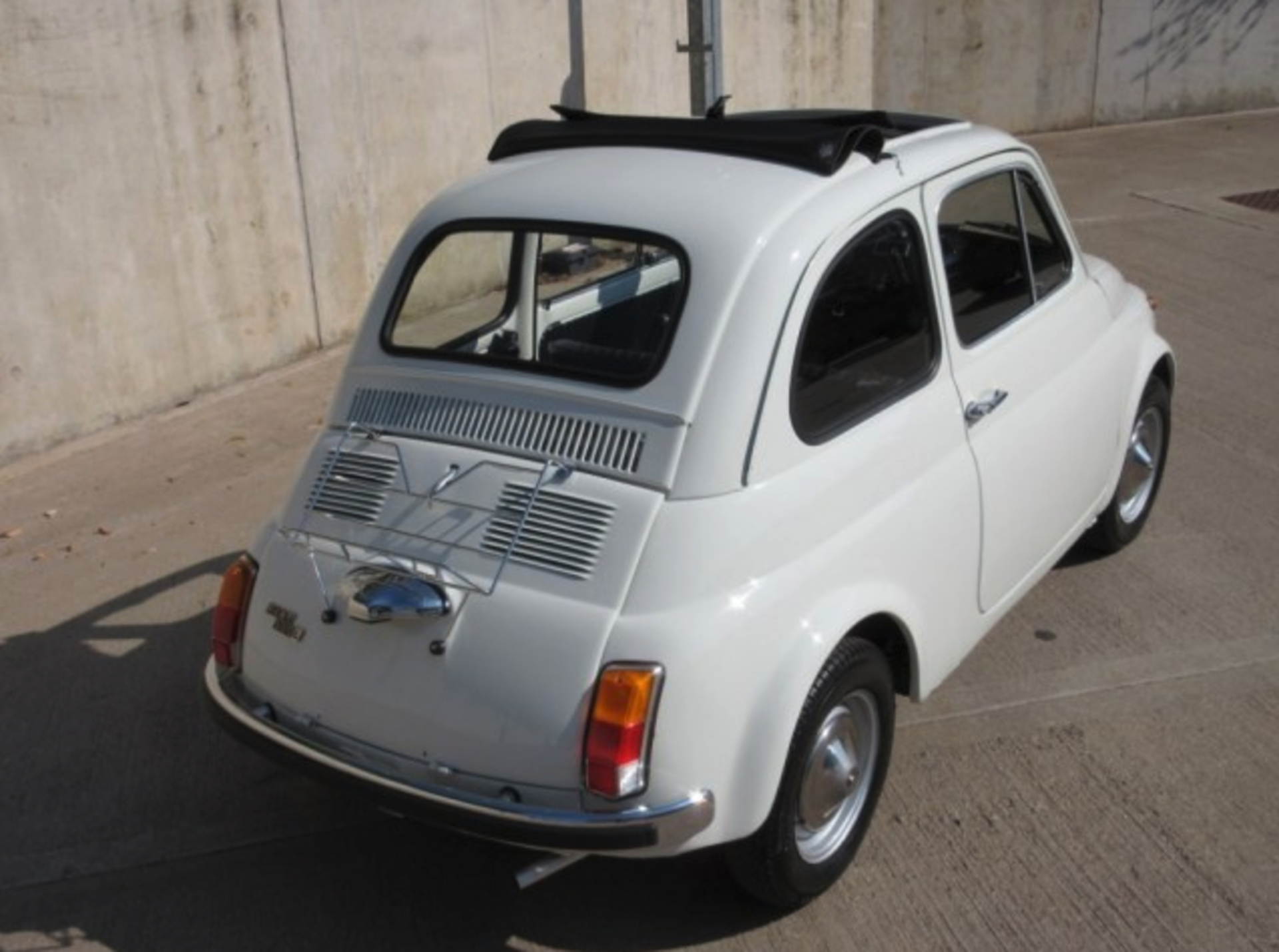 Fiat 500 in White Fully Restored & Detailed - Image 6 of 18