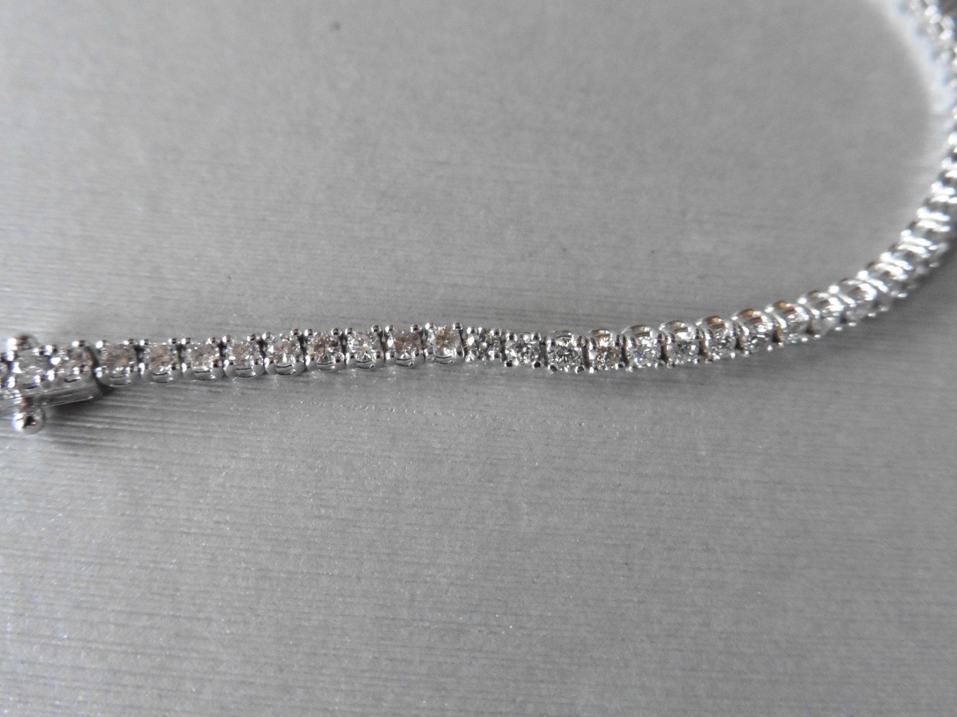 4.50ct Diamond tennis bracelet set with brilliant cut diamonds of H/I colour, si3 clarity. All set - Image 2 of 3