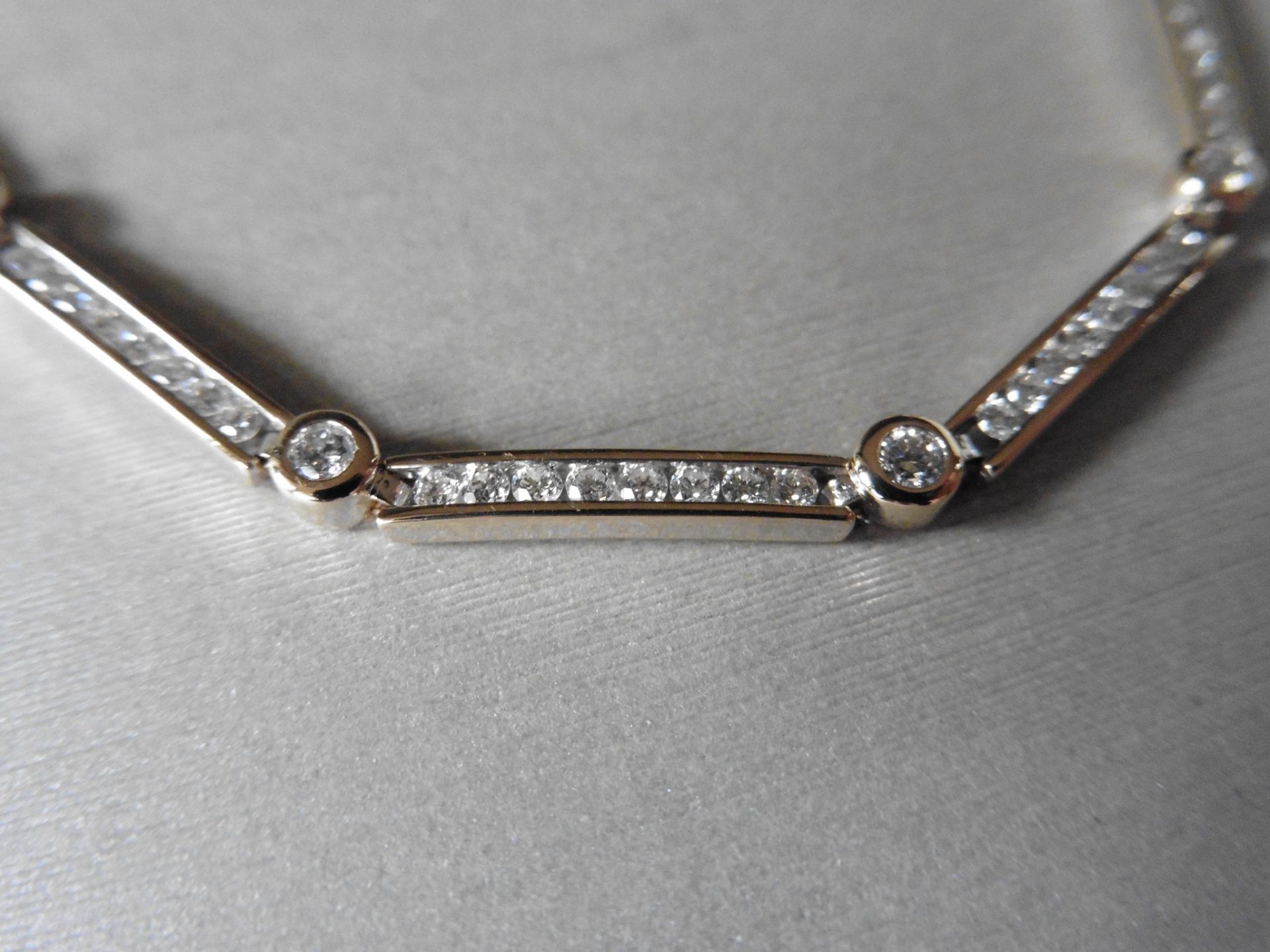 18ct gold fancy diamond bracelet. Set in white gold with yellow gold sections. Diamonds are H/I - Image 2 of 4