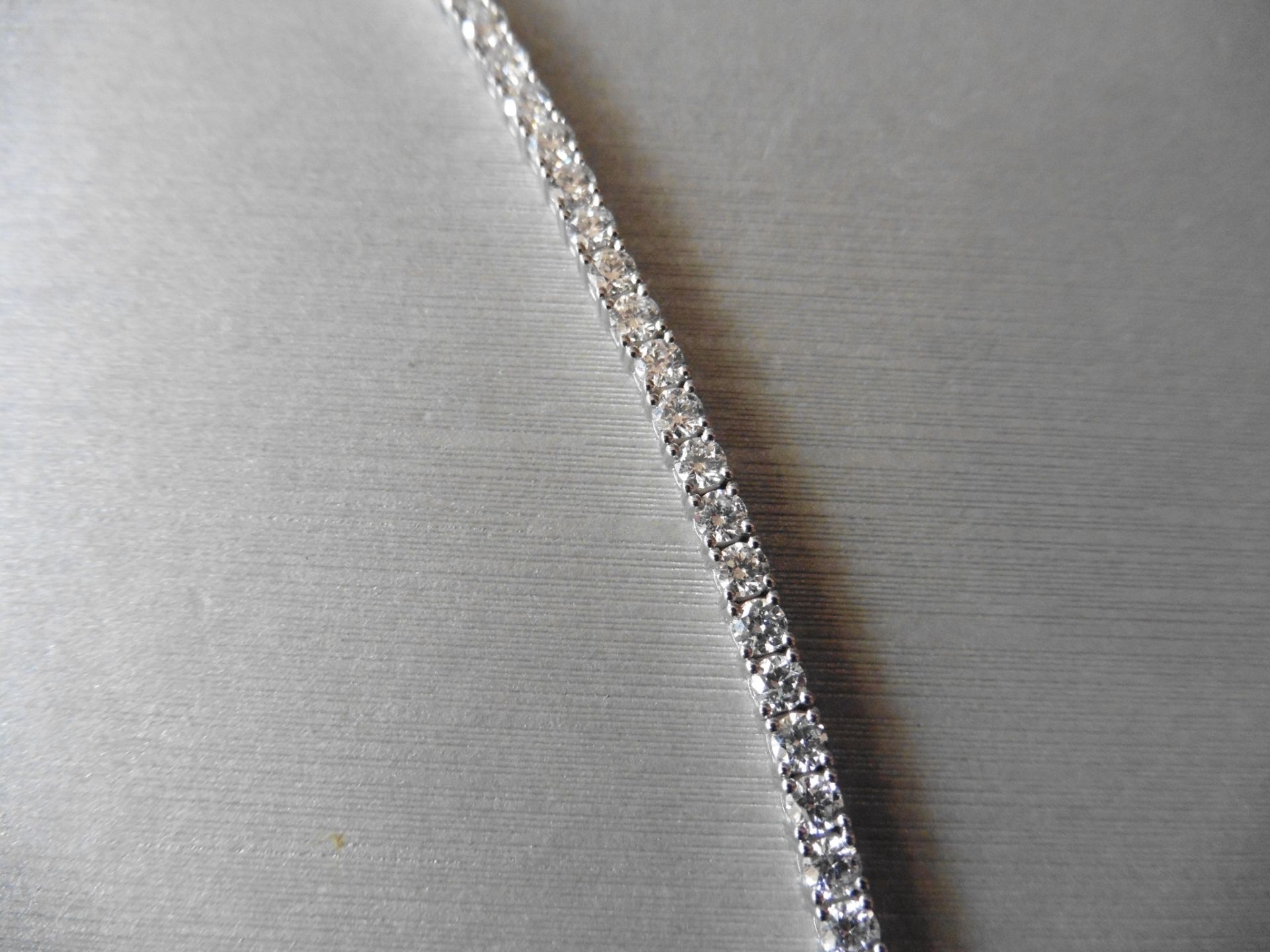 8.00ct Diamond tennis bracelet set with brilliant cut diamonds of I colour, si3 clarity. All set - Image 2 of 3