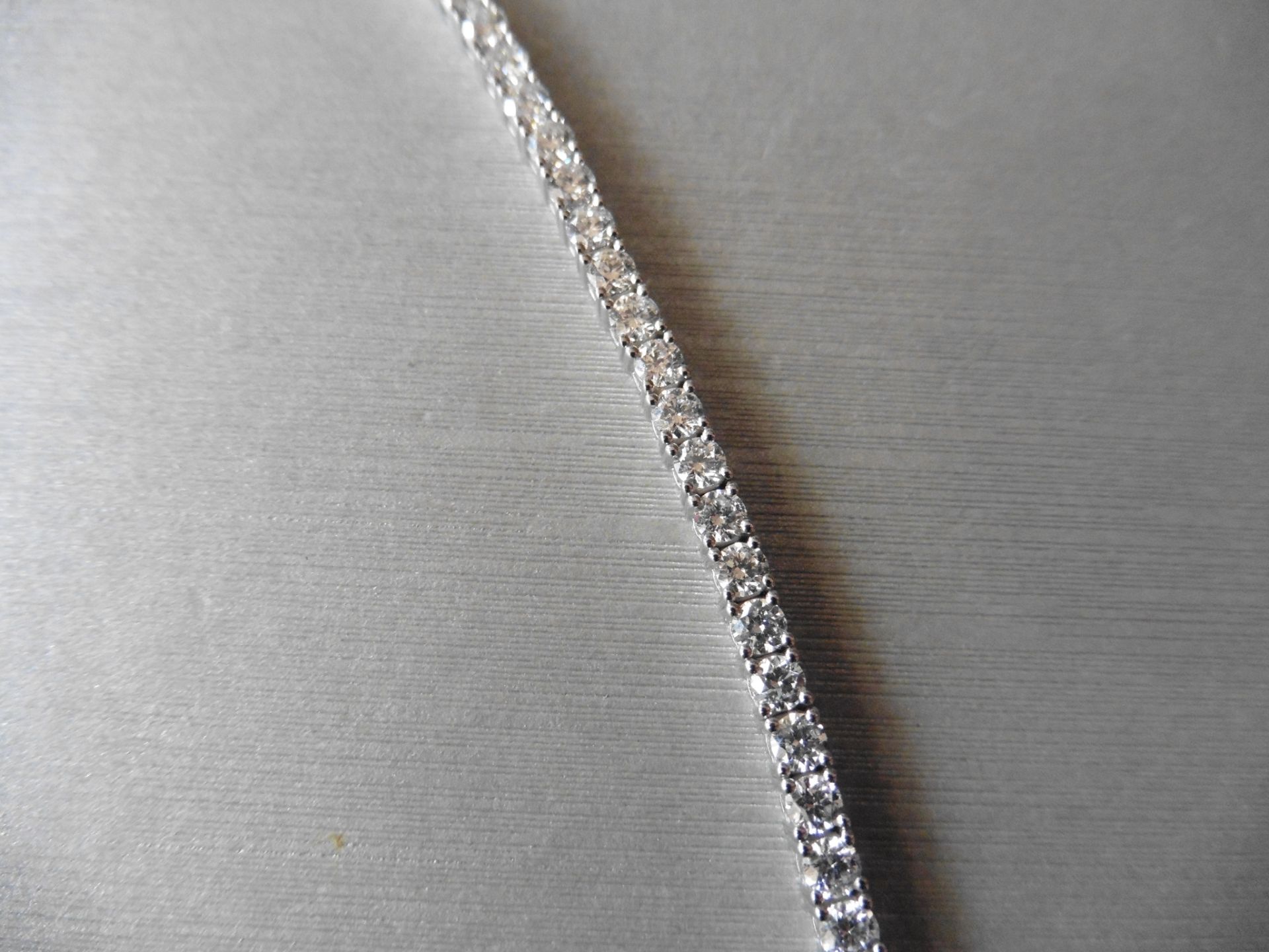 4.50ct Diamond tennis bracelet set with brilliant cut diamonds of H/I colour, si3 clarity. All set - Image 3 of 3