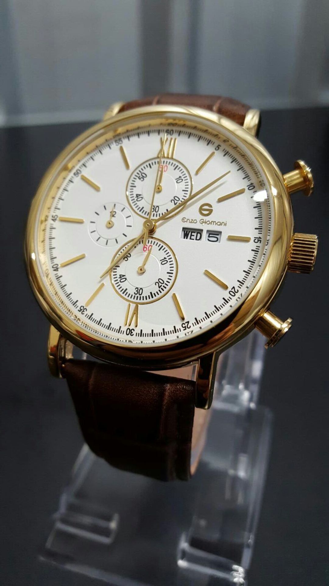 BRAND NEW ENZO GIOMANI EG0024, GENTS GOLD TONE WITH WHITE FACE, BROWN LEATHER STRAP CHRONOGRAPH