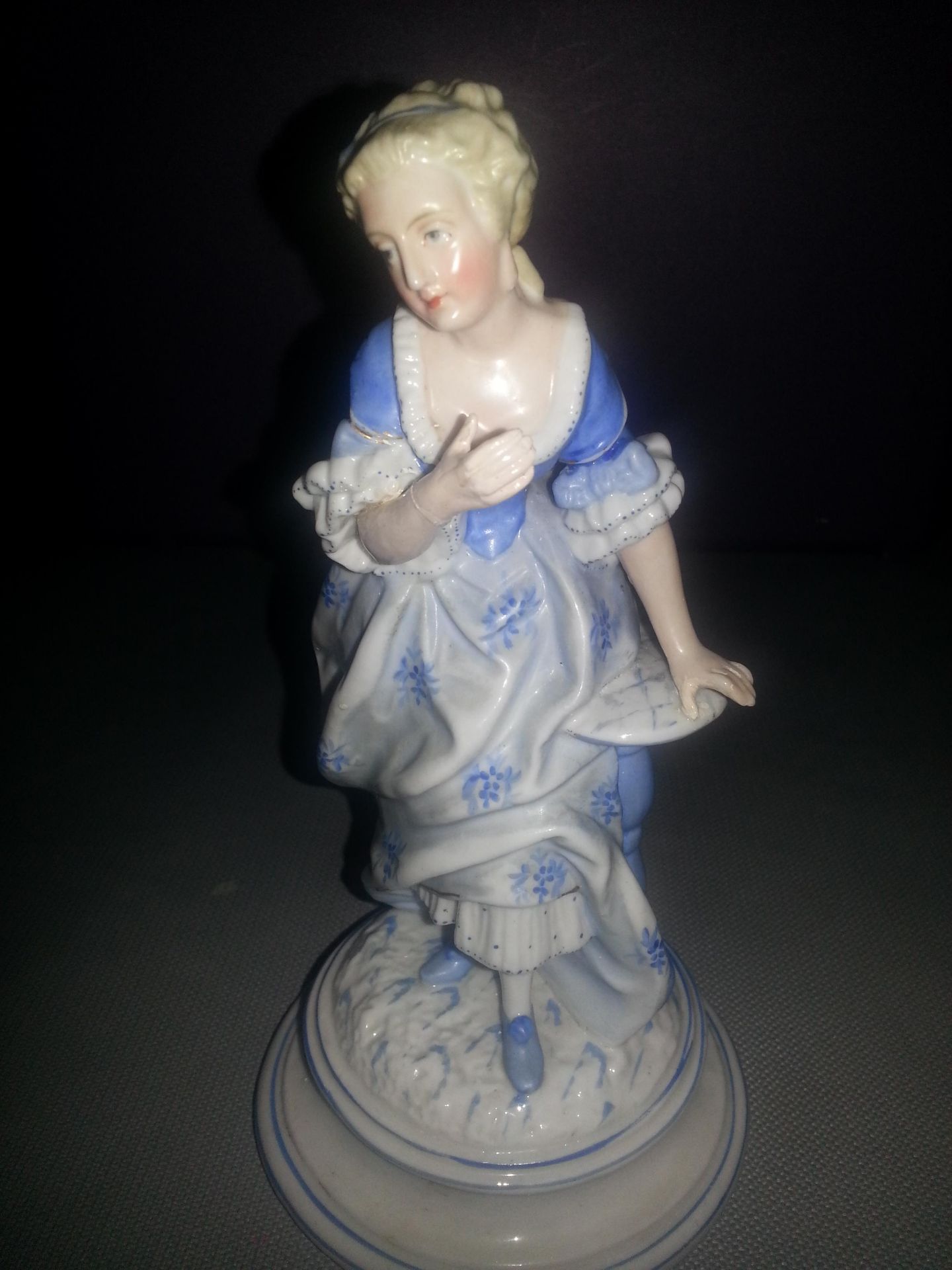 Johanson Roth German meissen porcelain figure. - Image 4 of 4