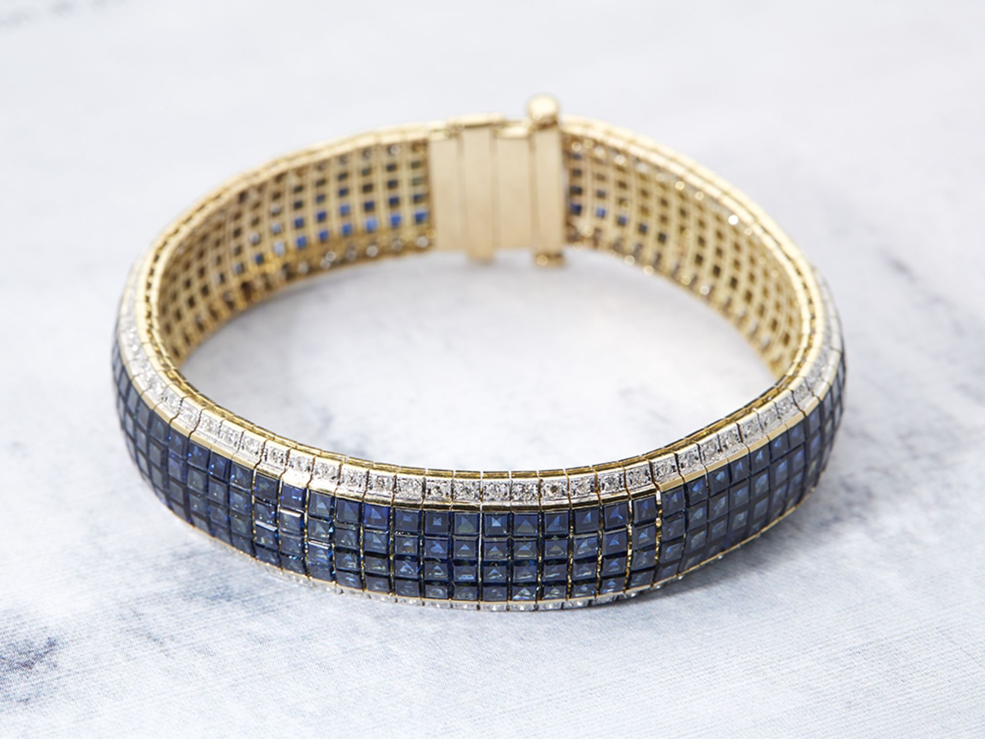 18k Yellow Gold 30.80ct Sapphire & 1.54ct Diamond Bracelet - Image 2 of 6