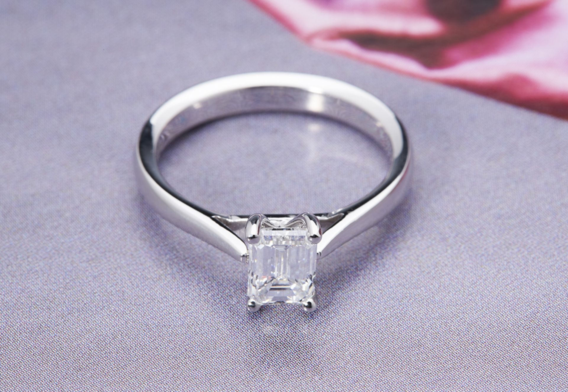 Platinum Emerald Cut 1.05ct Diamond Ring - Image 2 of 5