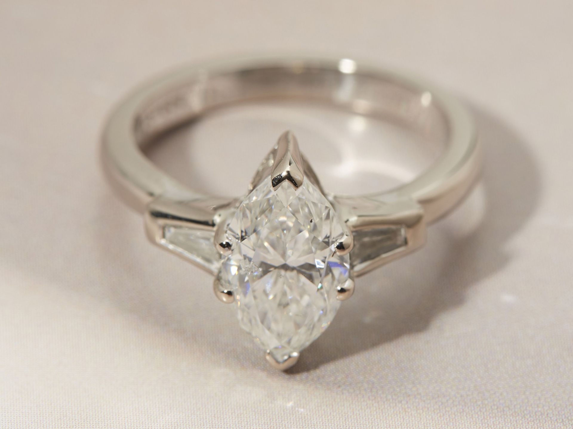 18k White Gold Marquise Cut 2.00ct Diamond Ring - Image 2 of 5