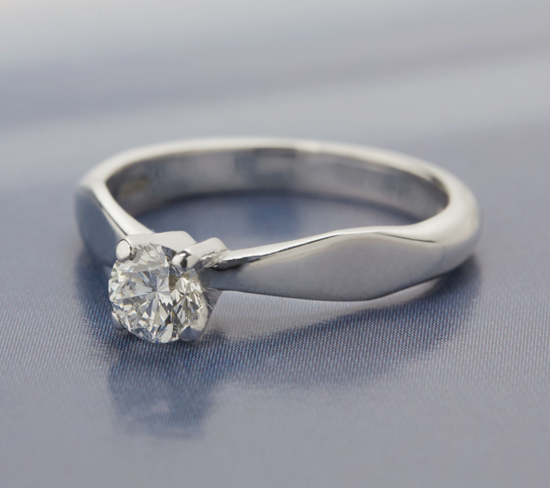 18k White Gold Round Brilliant Cut 0.52ct Diamond Ring