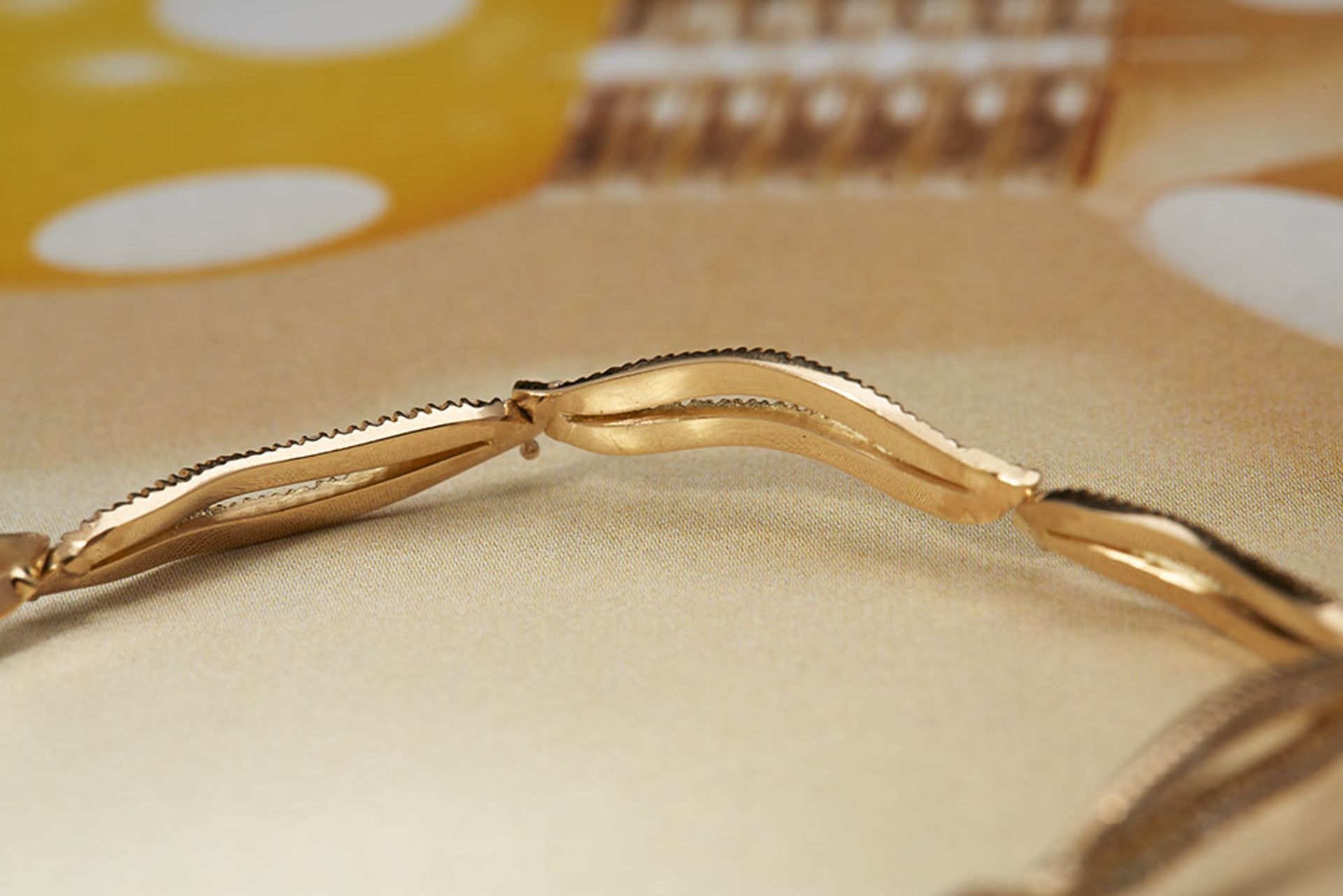 18k Yellow Gold 2.56ct Diamond Wavy Link Bracelet - Image 3 of 5