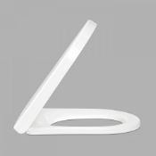 (AA289) Lyon II Toilet Seat - Soft Closing Our luxury Lyon II Soft Close Toilet Seat is provided