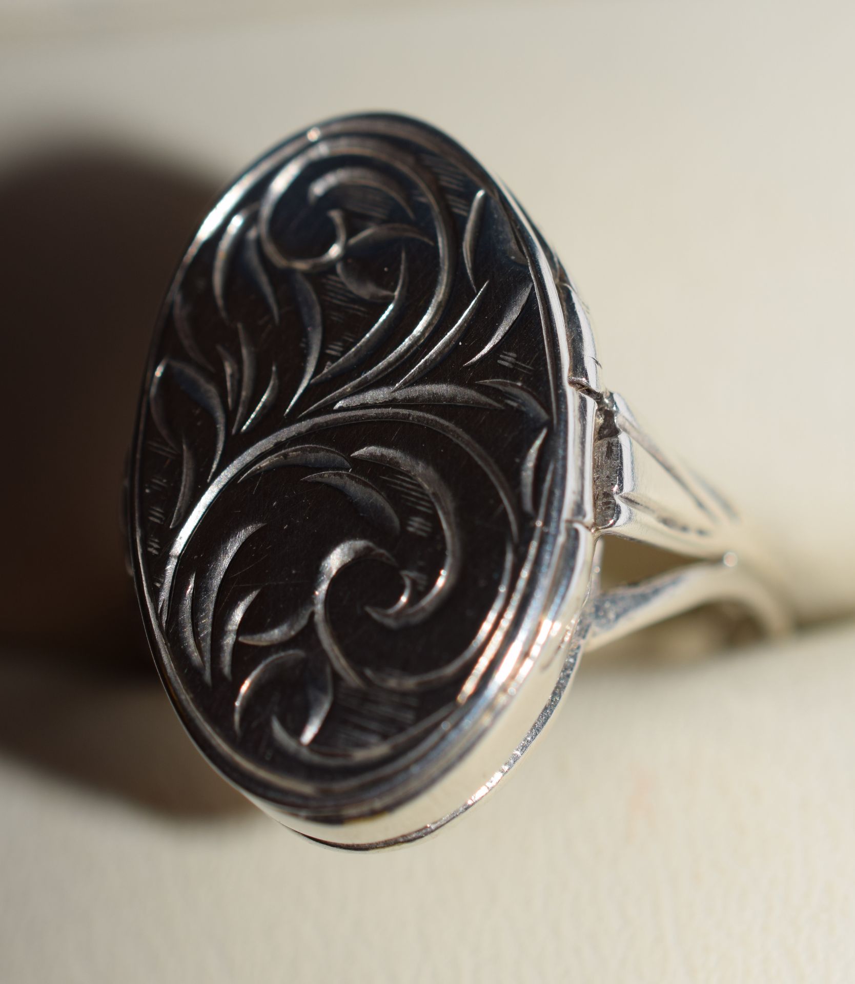 Silver Locket/Poison Ring NO RESERVE - Image 3 of 8