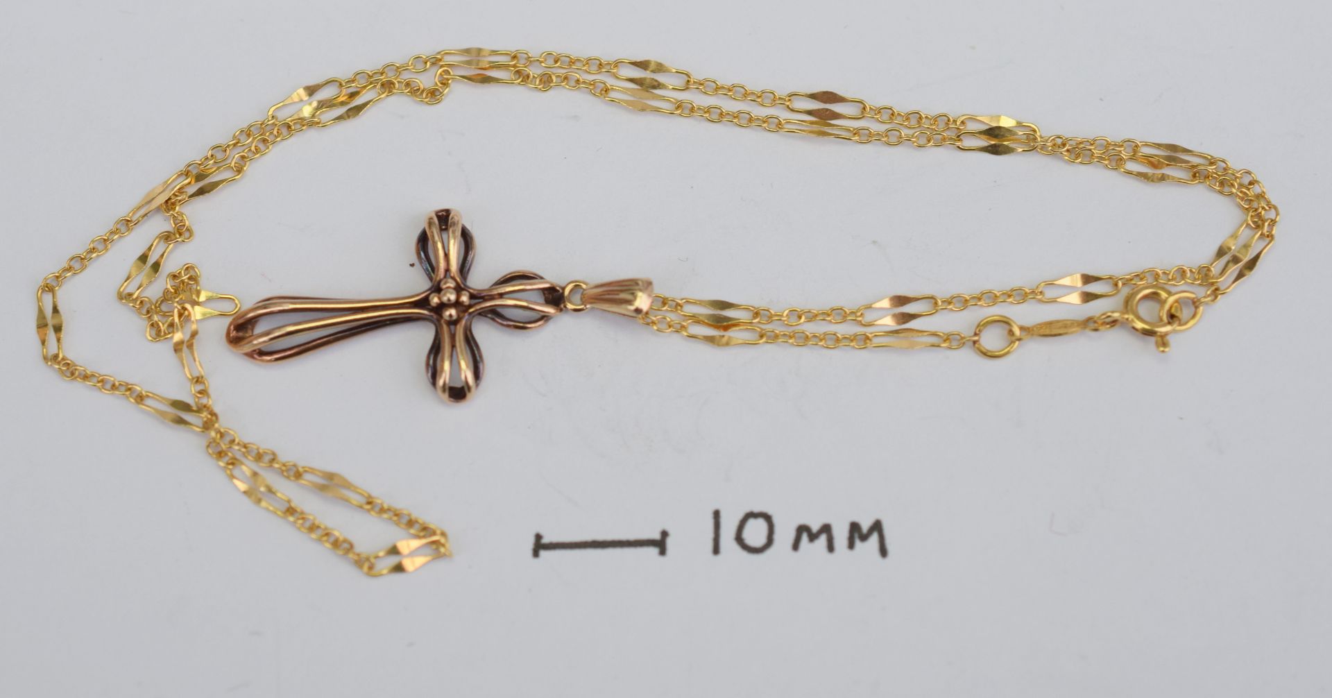 18ct Fine Gold Chain With Gold Crucifix 4.5grms