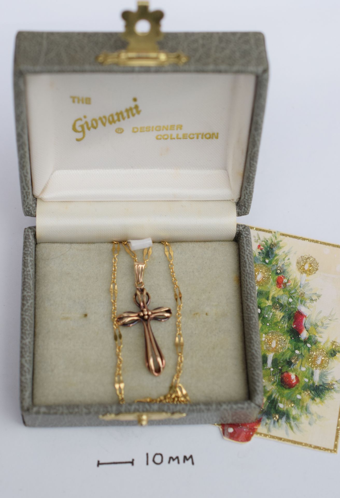 18ct Fine Gold Chain With Gold Crucifix 4.5grms - Image 2 of 5