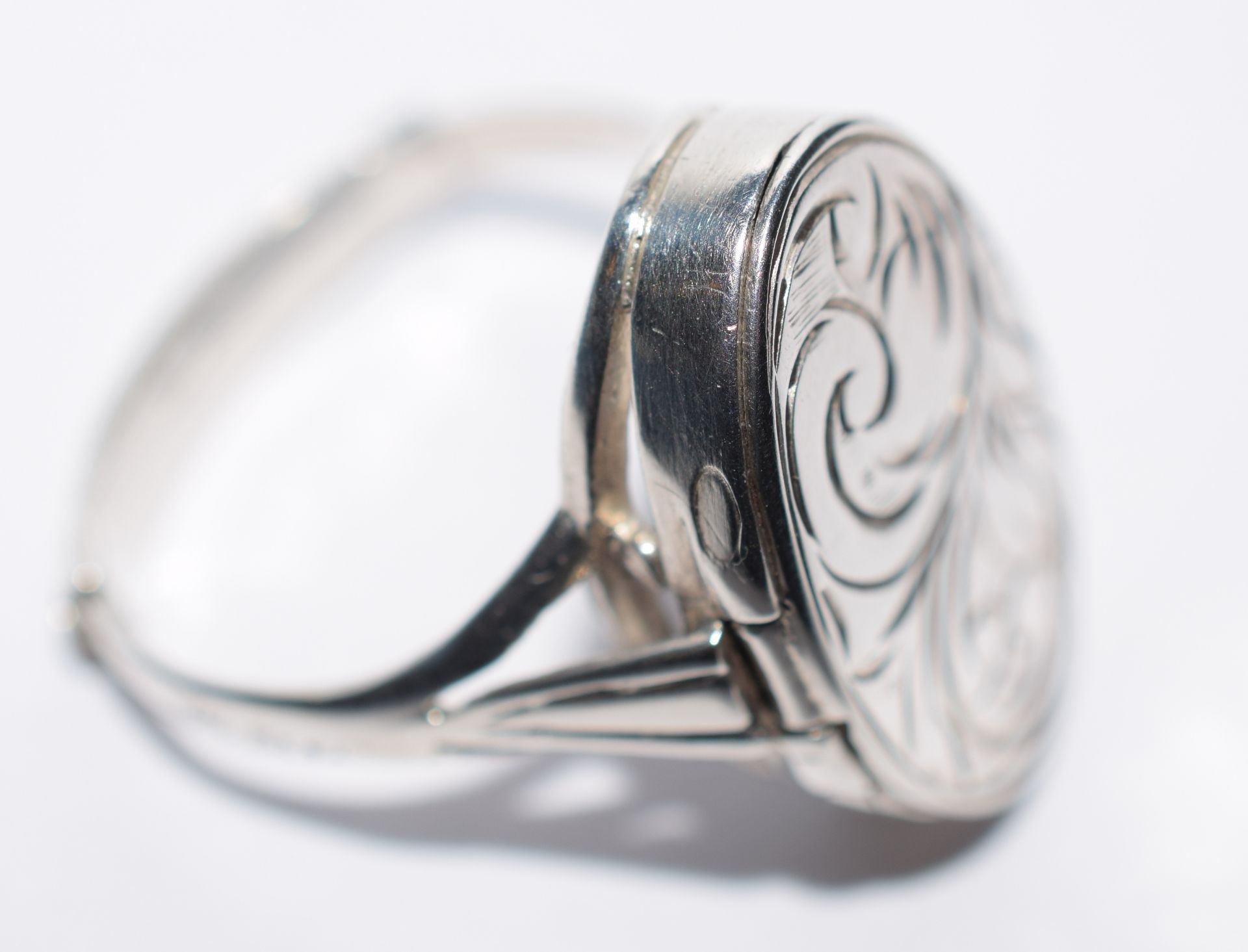 Silver Locket/Poison Ring NO RESERVE - Image 5 of 8